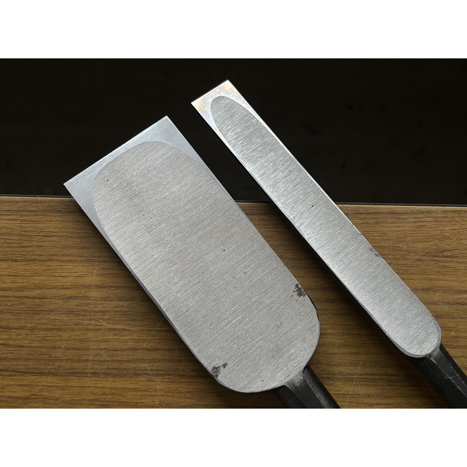 Old stock Hidarihisasaku Slick Chisels Set (Ootsuki-nomi, Hontsuki-Nomi) custom made 掘出し物 二代目左久作 池上喬庸氏 特注 和鉄 本突き組鑿 24,60mm