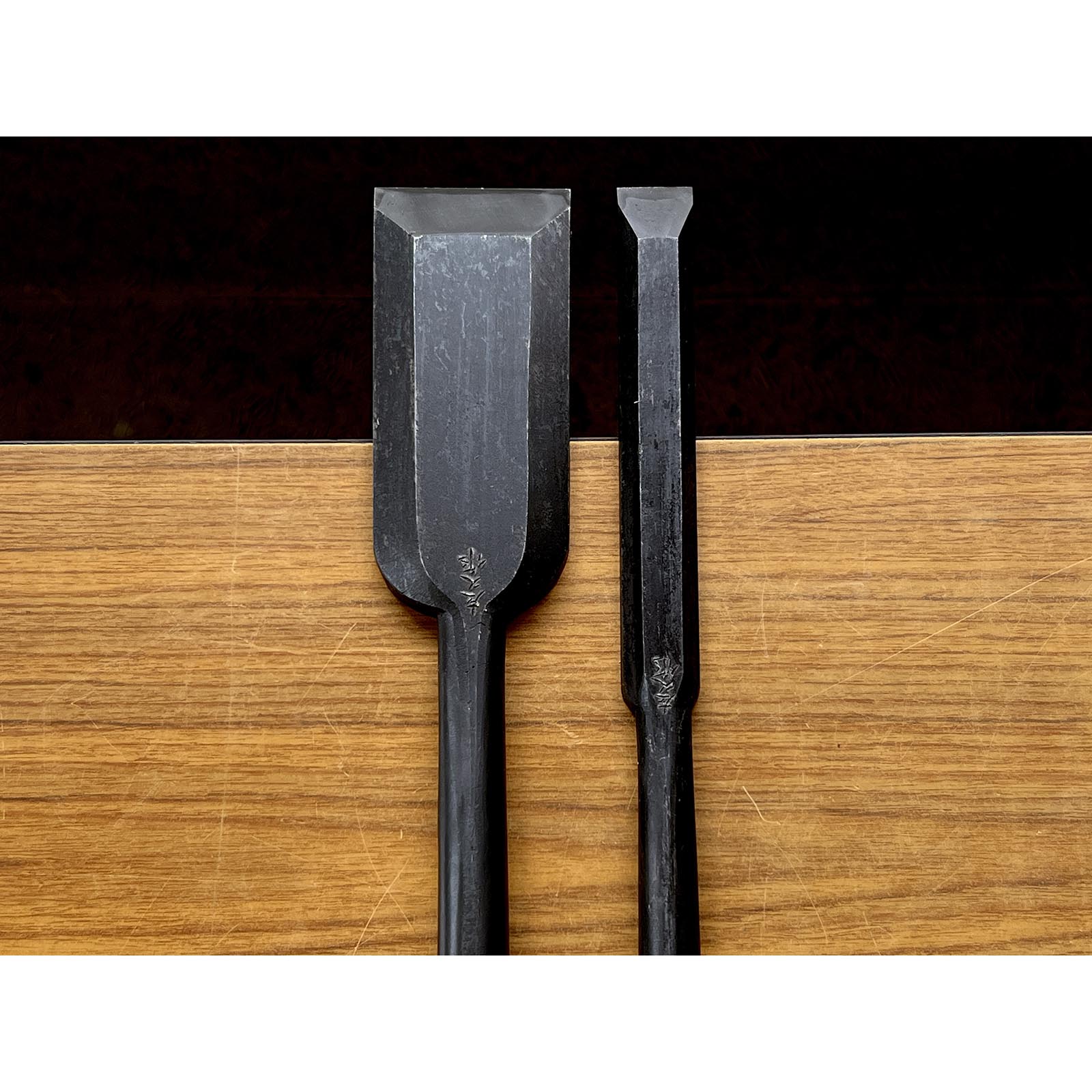 Old stock Hidarihisasaku Slick Chisels Set (Ootsuki-nomi, Hontsuki-Nomi) custom made 掘出し物 二代目左久作 池上喬庸氏 特注 和鉄 本突き組鑿 24,60mm