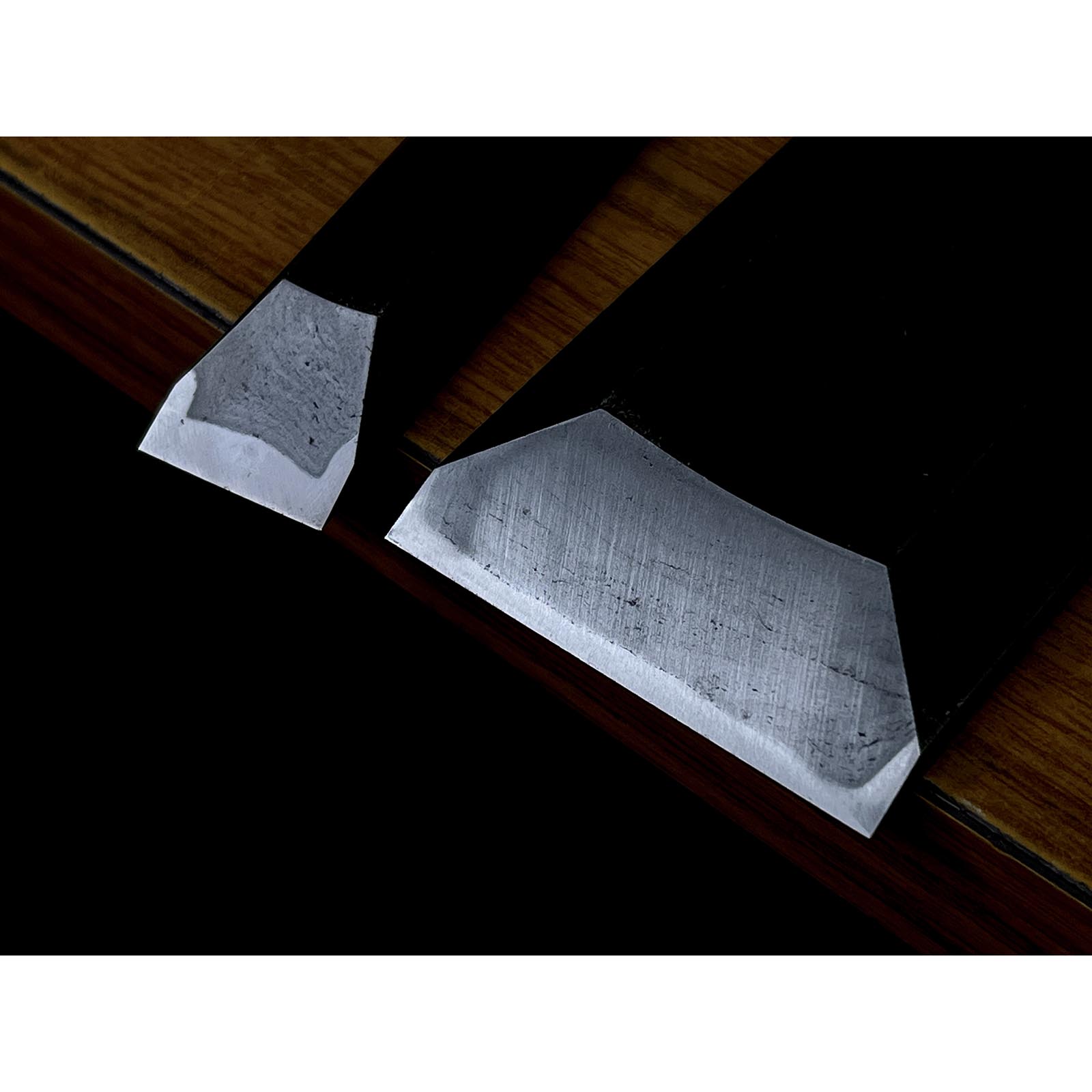 Old stock Hidarihisasaku Slick Chisels Set (Ootsuki-nomi, Hontsuki-Nomi)  custom made 掘出し物  二代目左久作 池上喬庸氏 特注  和鉄  本突き組鑿 24,60mm