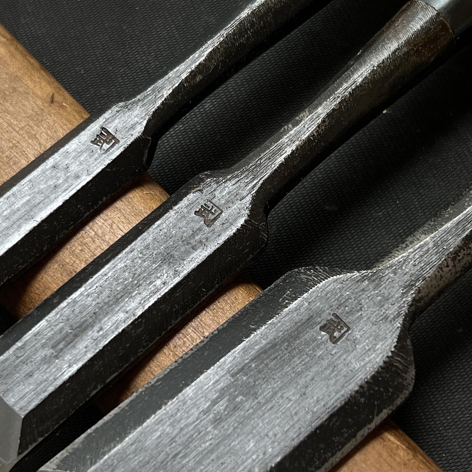 Kanetake Bench chisels by Takahashi Norikazu 高橋典三作 カネ武 追入鑿 Oirenomi 15,18,30mm