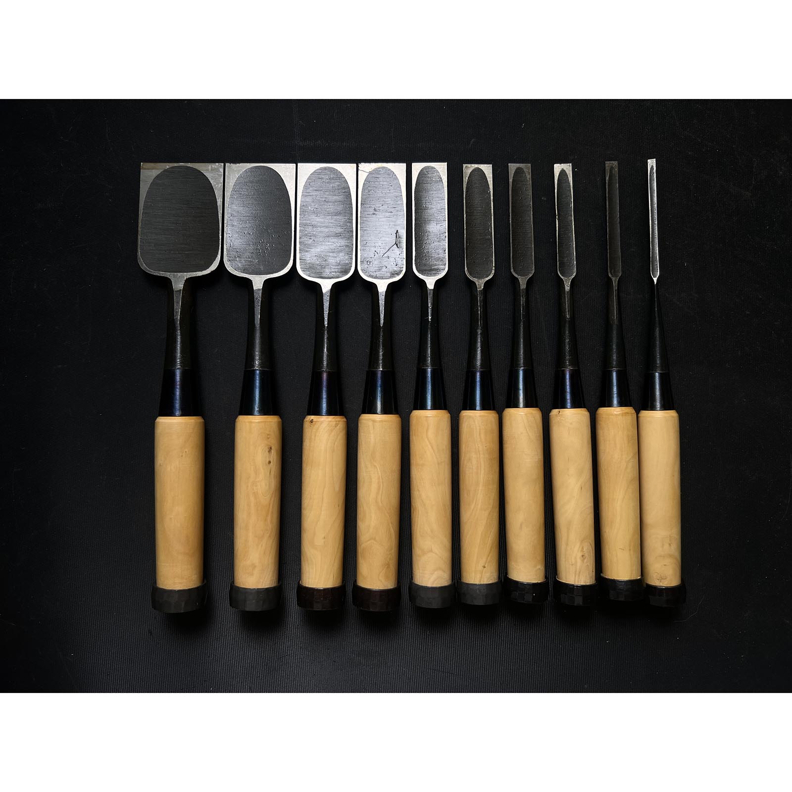 Old stock Yoshitaka Bench chisels set with Boxwood handle 掘出し物 義隆 追入組鑿 黄楊柄 Orenomi