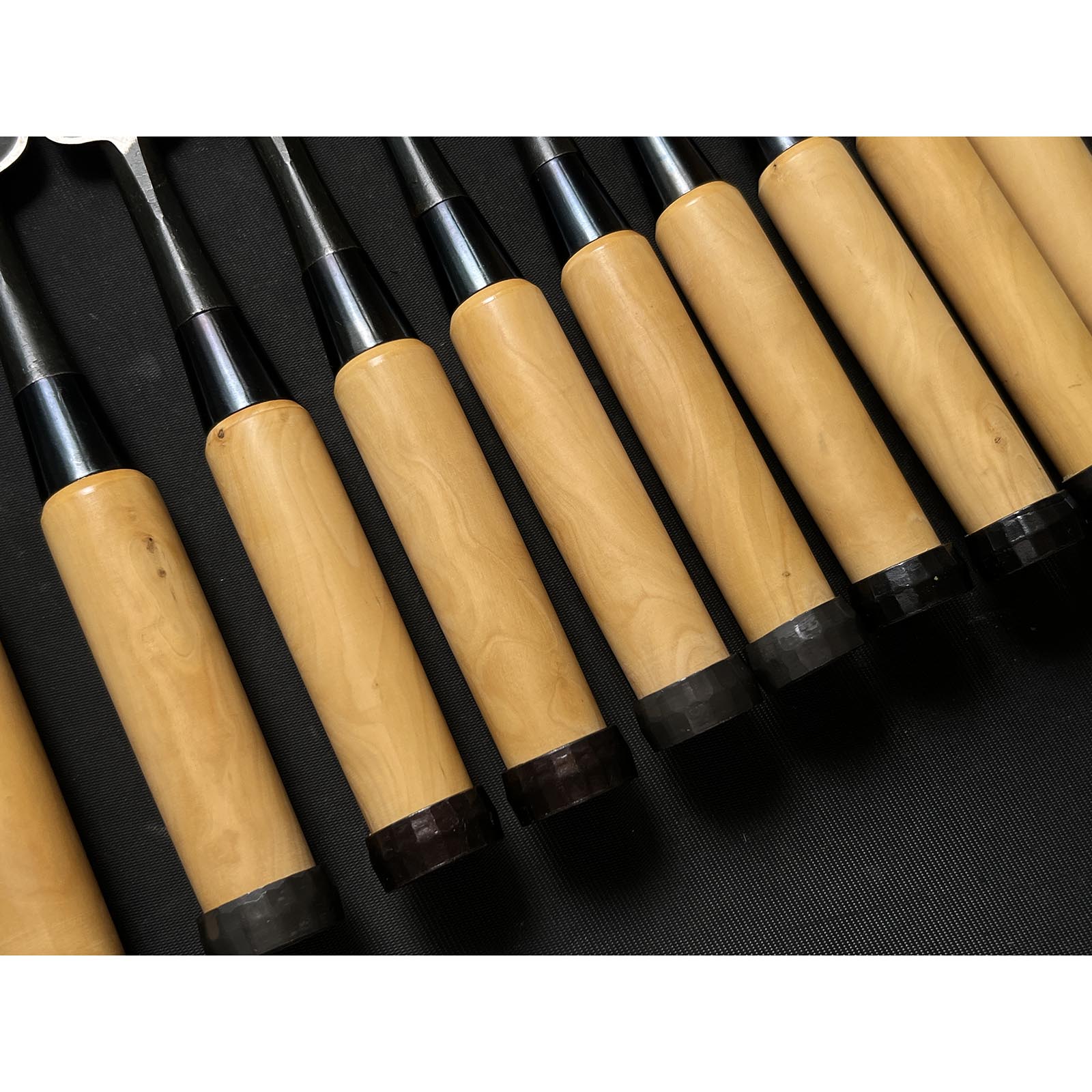 Old stock Yoshitaka Bench chisels set with Boxwood handle 掘出し物 義隆 追入組鑿 黄楊柄 Orenomi