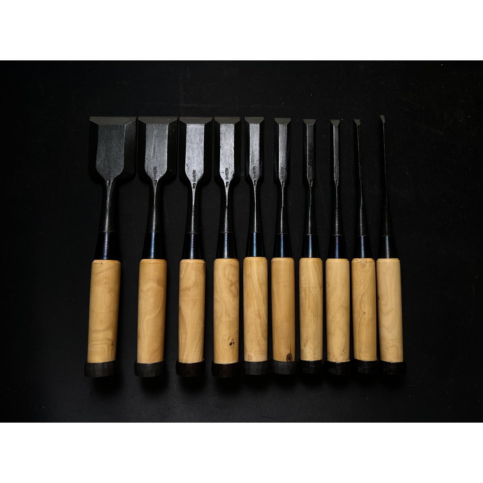 Old stock Yoshitaka Bench chisels set with Boxwood handle 掘出し物 義隆 追入組鑿 黄楊柄 Orenomi