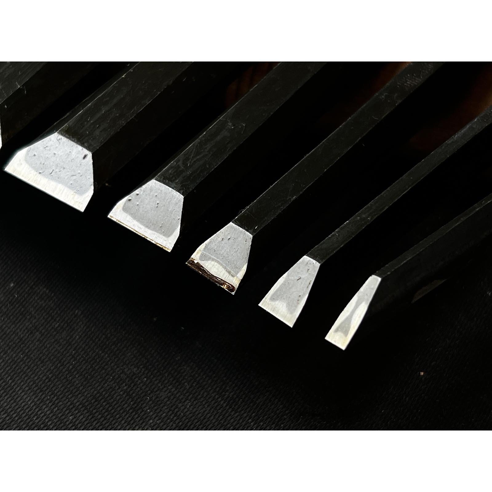 Old stock Yoshitaka Bench chisels set with Boxwood handle 掘出し物 義隆 追入組鑿 黄楊柄 Orenomi