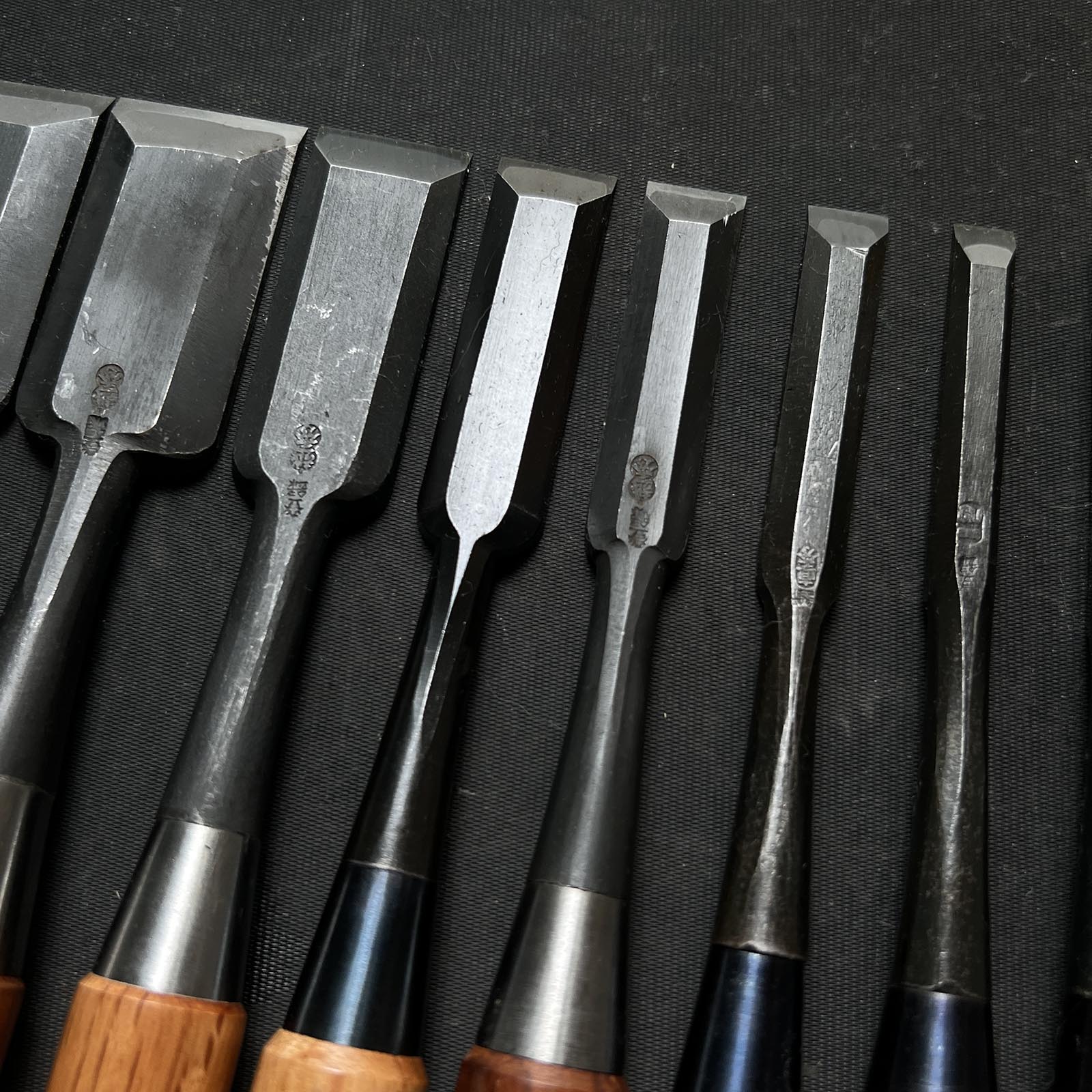#M129 Mixed set for beginner Bench chisels set by unknown smith バラ鑿合わせ 初心者におすすめ 追入組鑿 作者不明 Oirenomi