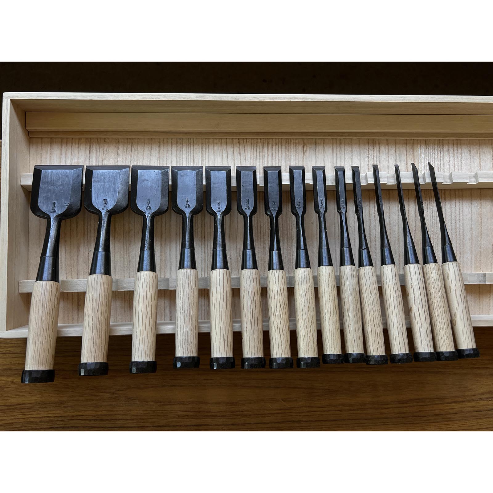 Kikuhiromaru Bench Chisel 15 pcs. set with White steel (Oirenomi)  菊弘丸 追入鑿15本組