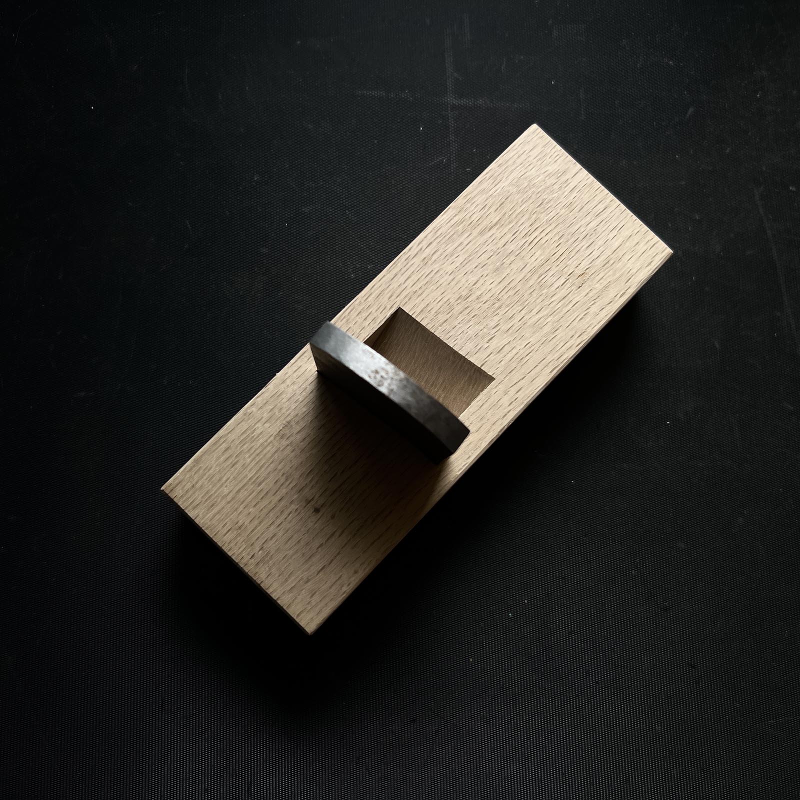 Old Stock Azumanosekue Standing Plane (Dainaoshi Kanna) with blue steel 台直鉋 宗之助 段付き 48mm