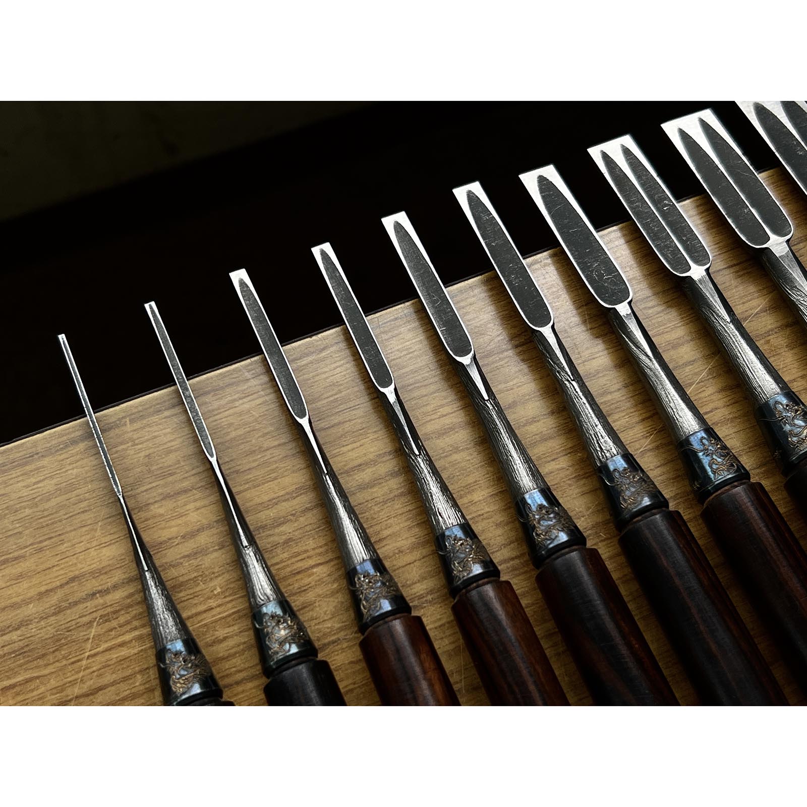 Old stock Nishiki Ryu Mokume Bench chisels set (Oirenomi) 掘出し物 錦政男作 錦龍 木目追入鑿16本組