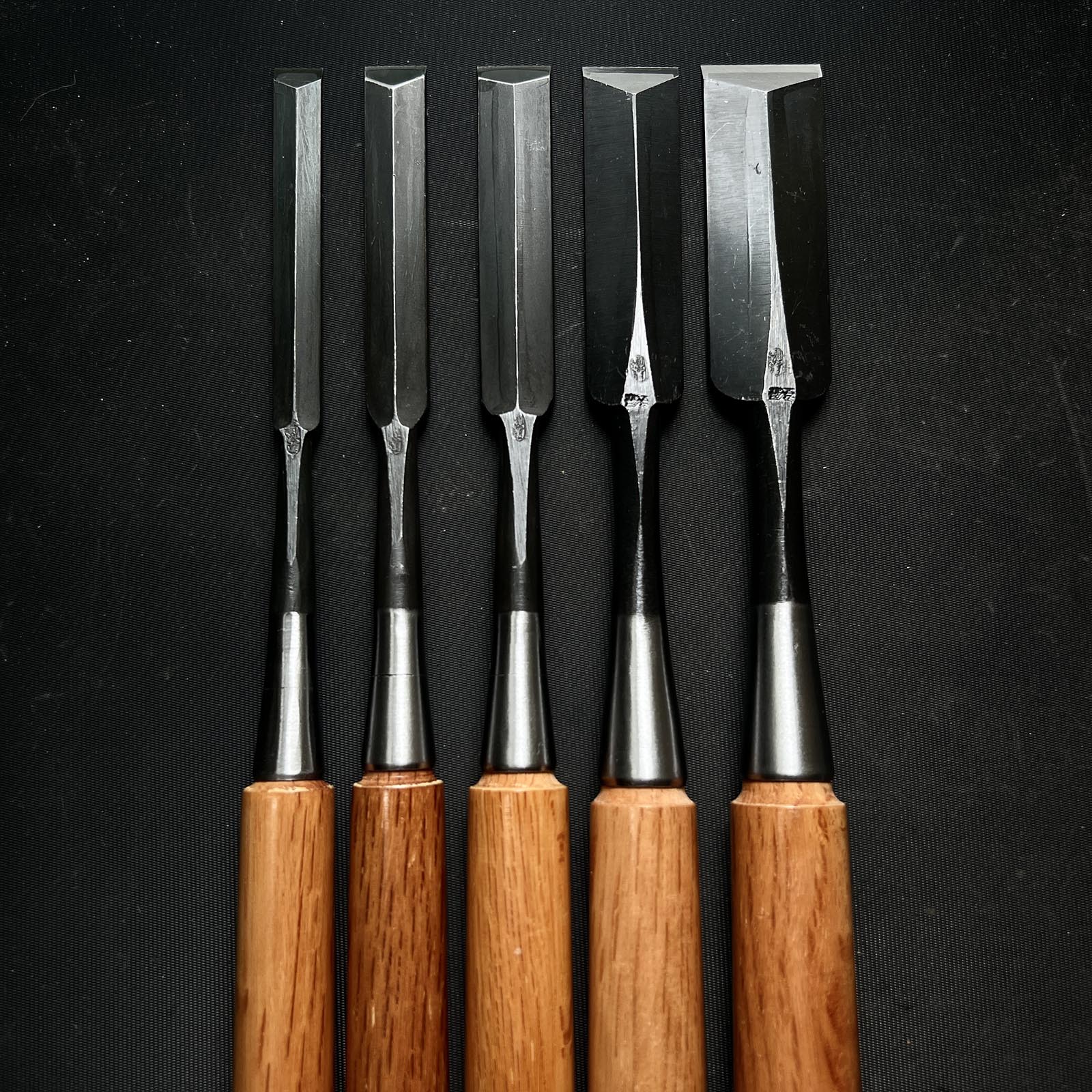 Yoshitaka Dovetail Paring chisels (Usunomi) with white steel 義隆 鎬薄鑿 12,15,18,24,30mm