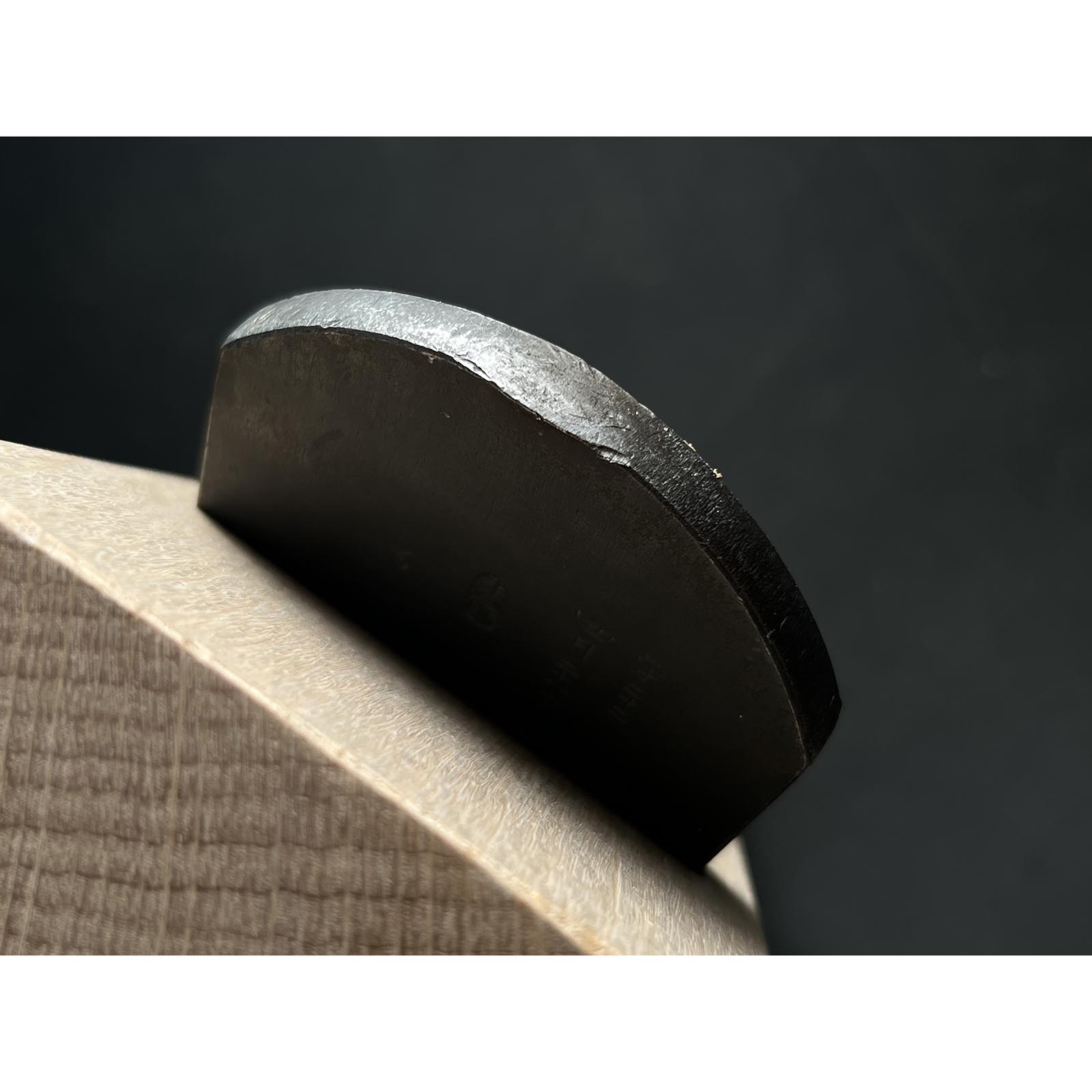 Light used Daito Keizaburo Smoothing Plana(Kanna) with new Koyoshiya dai 中古 大斗 圭三郎 仕上げ鉋 小吉屋台 70mm