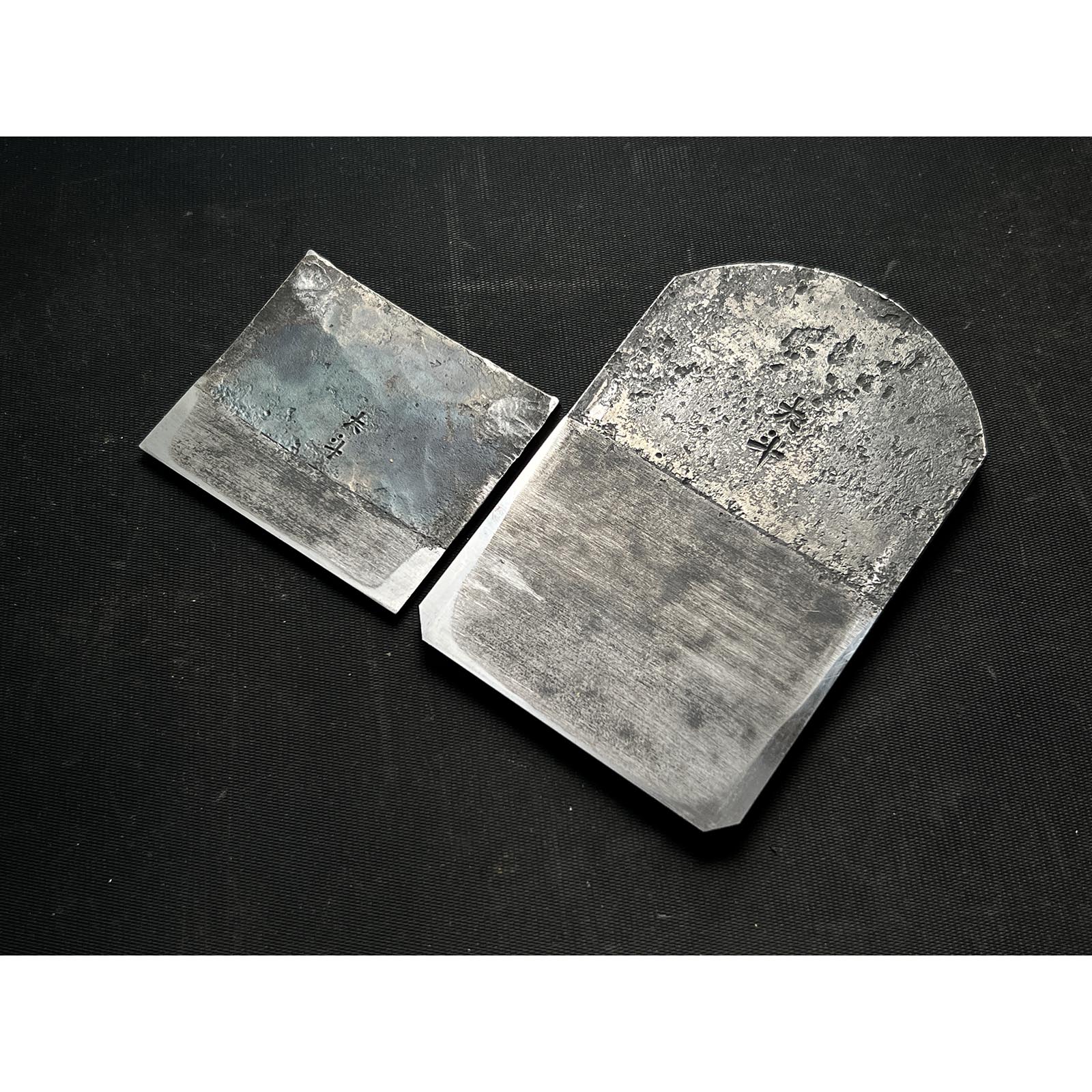 Light used Daito Keizaburo Smoothing Plana(Kanna) with new Koyoshiya dai 中古 大斗 圭三郎 仕上げ鉋 小吉屋台 70mm