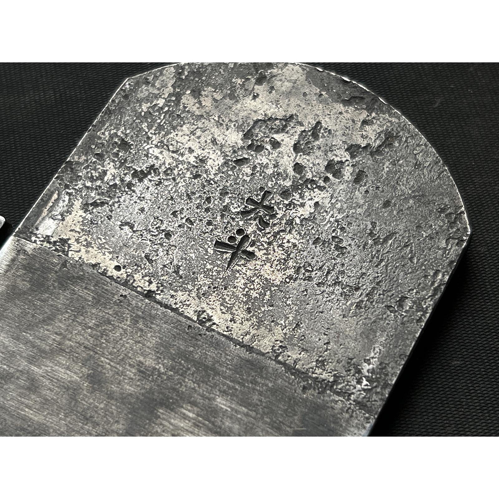 Light used Daito Keizaburo Smoothing Plana(Kanna) with new Koyoshiya dai 中古 大斗 圭三郎 仕上げ鉋 小吉屋台 70mm