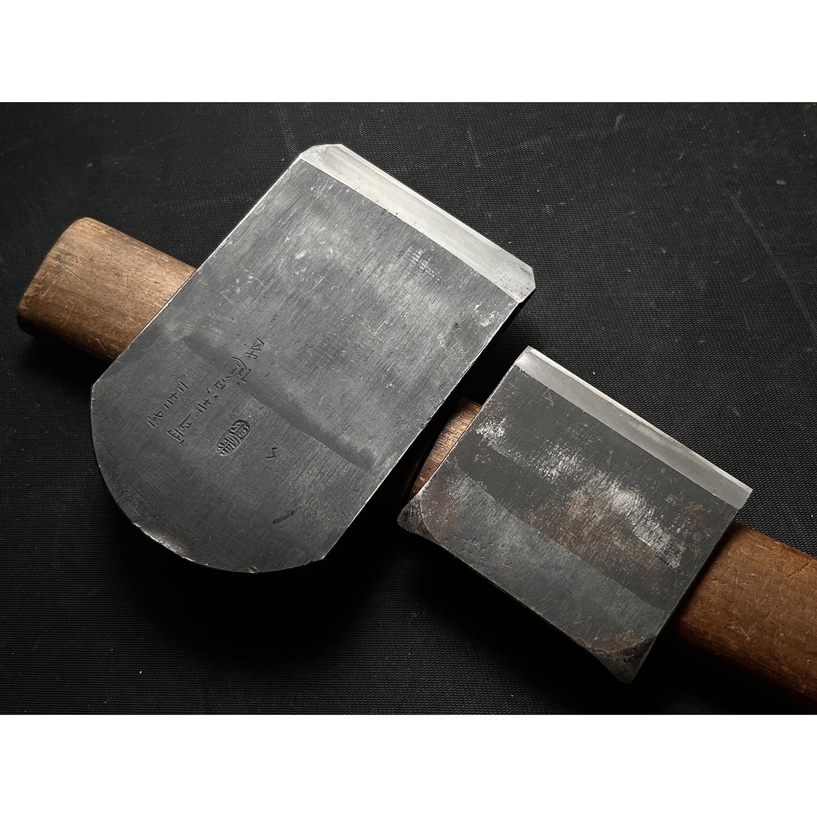 Light used Daito Keizaburo Smoothing Plana(Kanna) with new Koyoshiya dai 中古 大斗 圭三郎 仕上げ鉋 小吉屋台 70mm