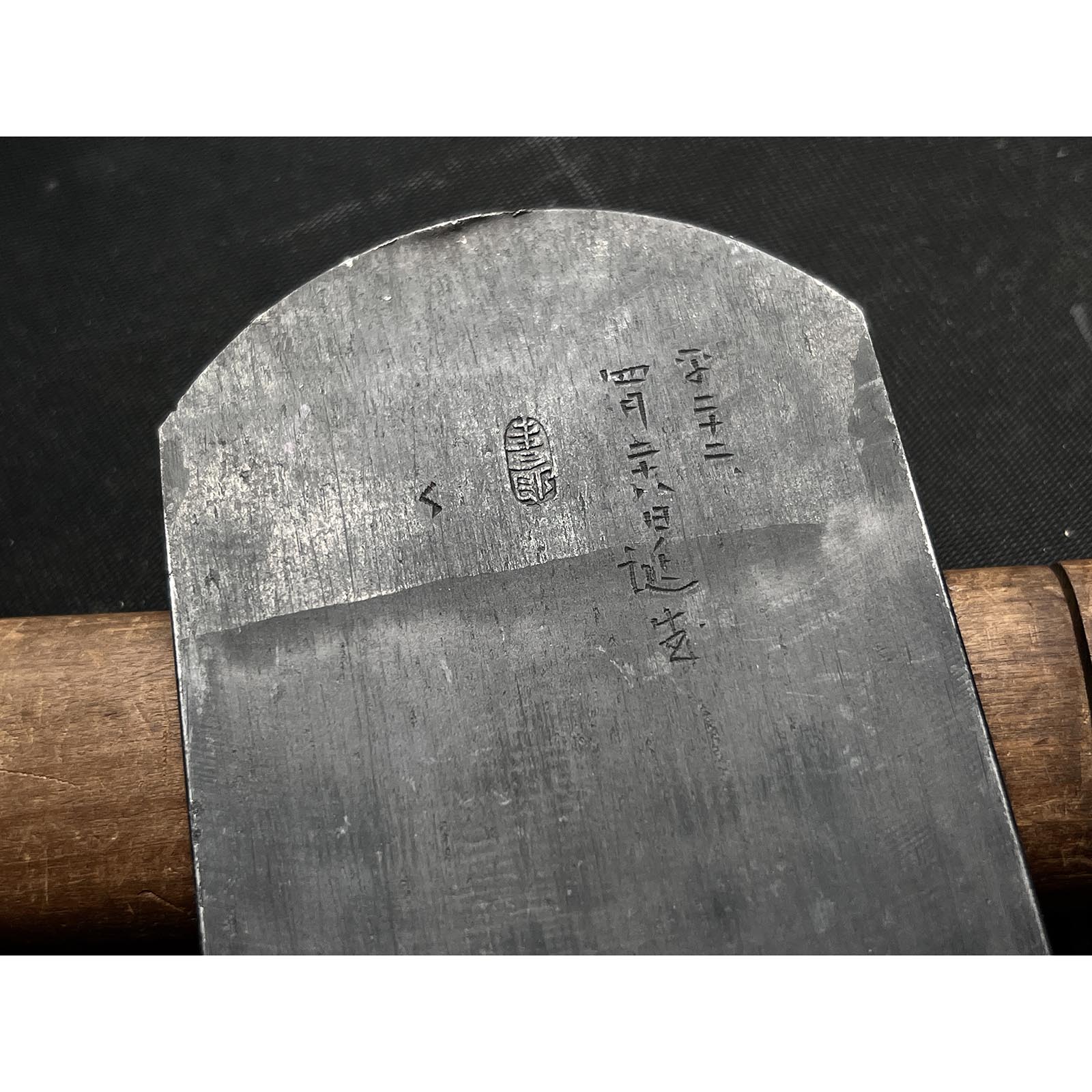 Light used Daito Keizaburo Smoothing Plana(Kanna) with new Koyoshiya dai 中古 大斗 圭三郎 仕上げ鉋 小吉屋台 70mm