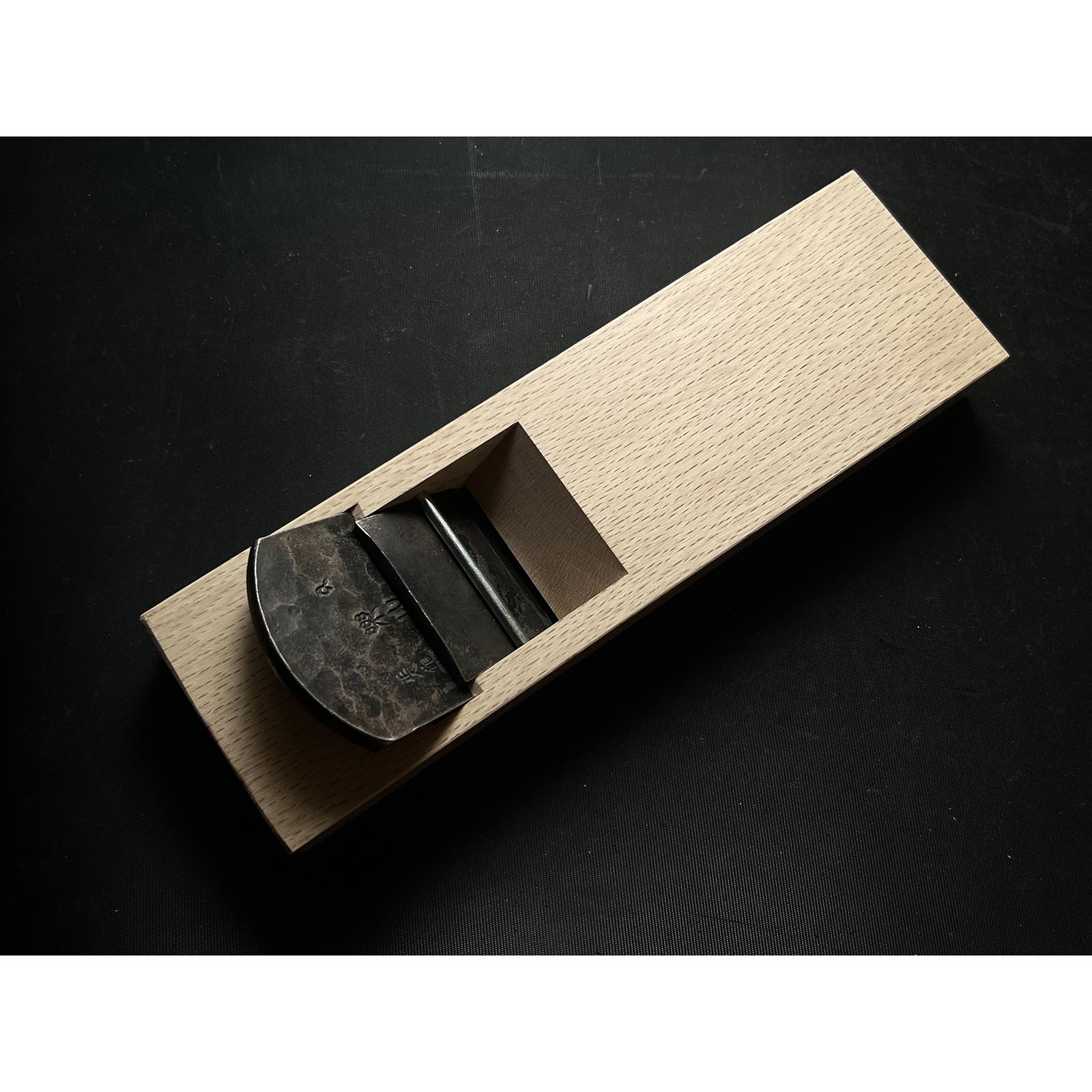 Used Rakuzan Smoothing Plana(Kanna) by Yokosaka Masato with new Koyoshiya dai 中古 橫坂正人作 楽山 仕上げ鉋 小吉屋台 70mm