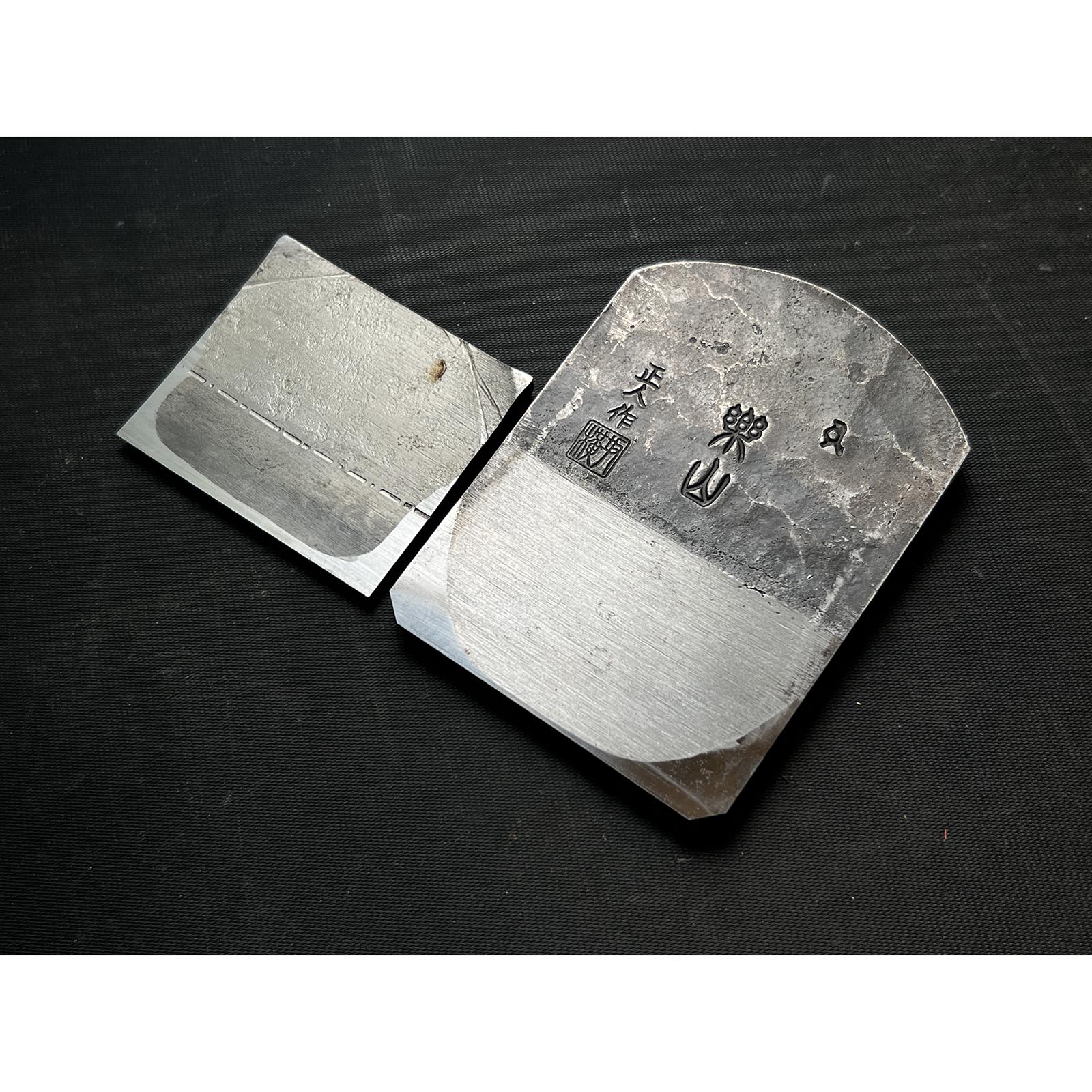 Used Rakuzan Smoothing Plana(Kanna) by Yokosaka Masato with new Koyoshiya dai 中古 橫坂正人作 楽山 仕上げ鉋 小吉屋台 70mm