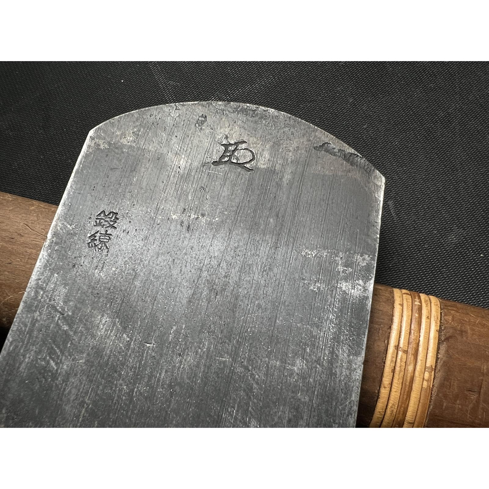 Used Rakuzan Smoothing Plana(Kanna) by Yokosaka Masato with new Koyoshiya dai 中古 橫坂正人作 楽山 仕上げ鉋 小吉屋台 70mm