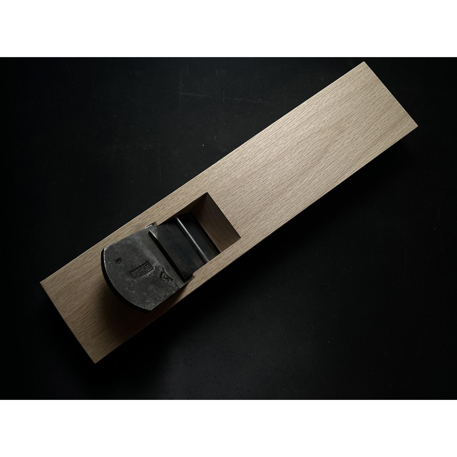 Old stock Honmei Mitsukuni Long body Plane (Nagadai-Kanna) with Koyoshiya dai 掘出し物 本銘光圀 石橋藤七作 長台鉋 小吉屋台 65mm