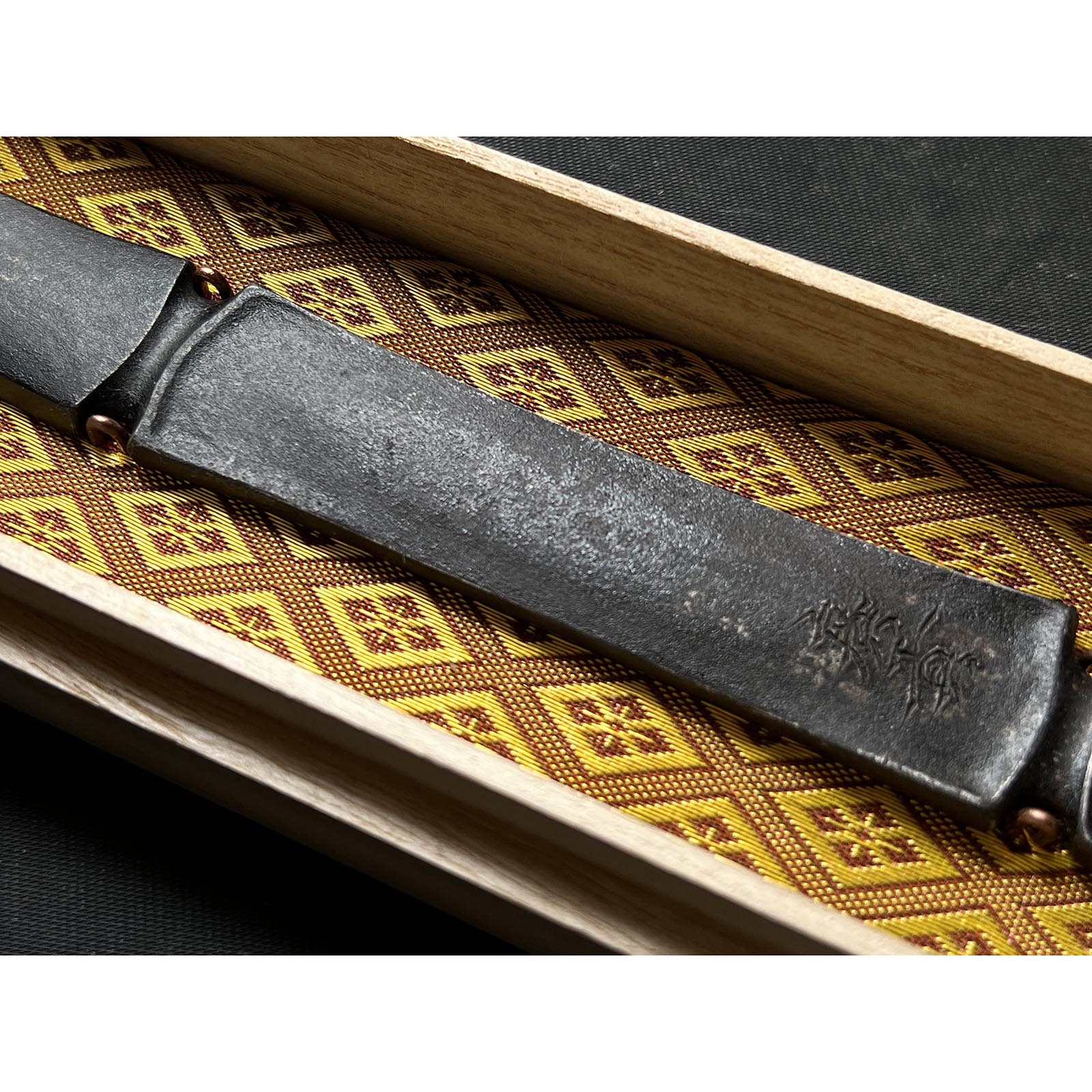 Shengtianbanzi-Hirotsugu Right hand Kiridashi by Sozen with Begonia Carving 勝天半子 廣貢 素全作 海棠造 切出し小刀 右 24mm