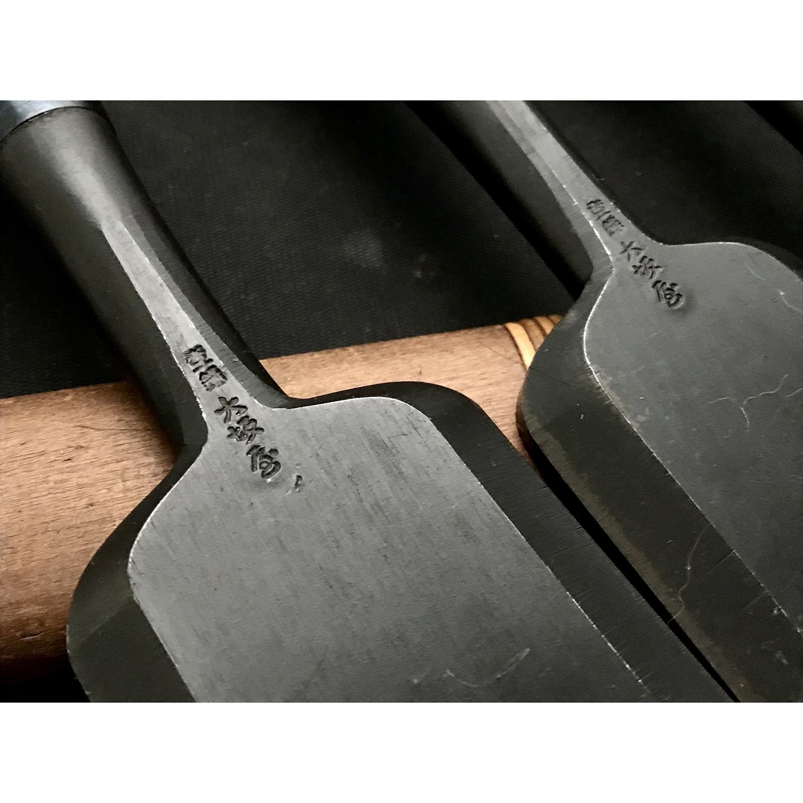 Old stock Kunikei 3rd Generation Bench chisels 掘出し物 池田慶郎氏 三代目国慶作問屋名 追入鑿 54,48,42,15,12,6mm