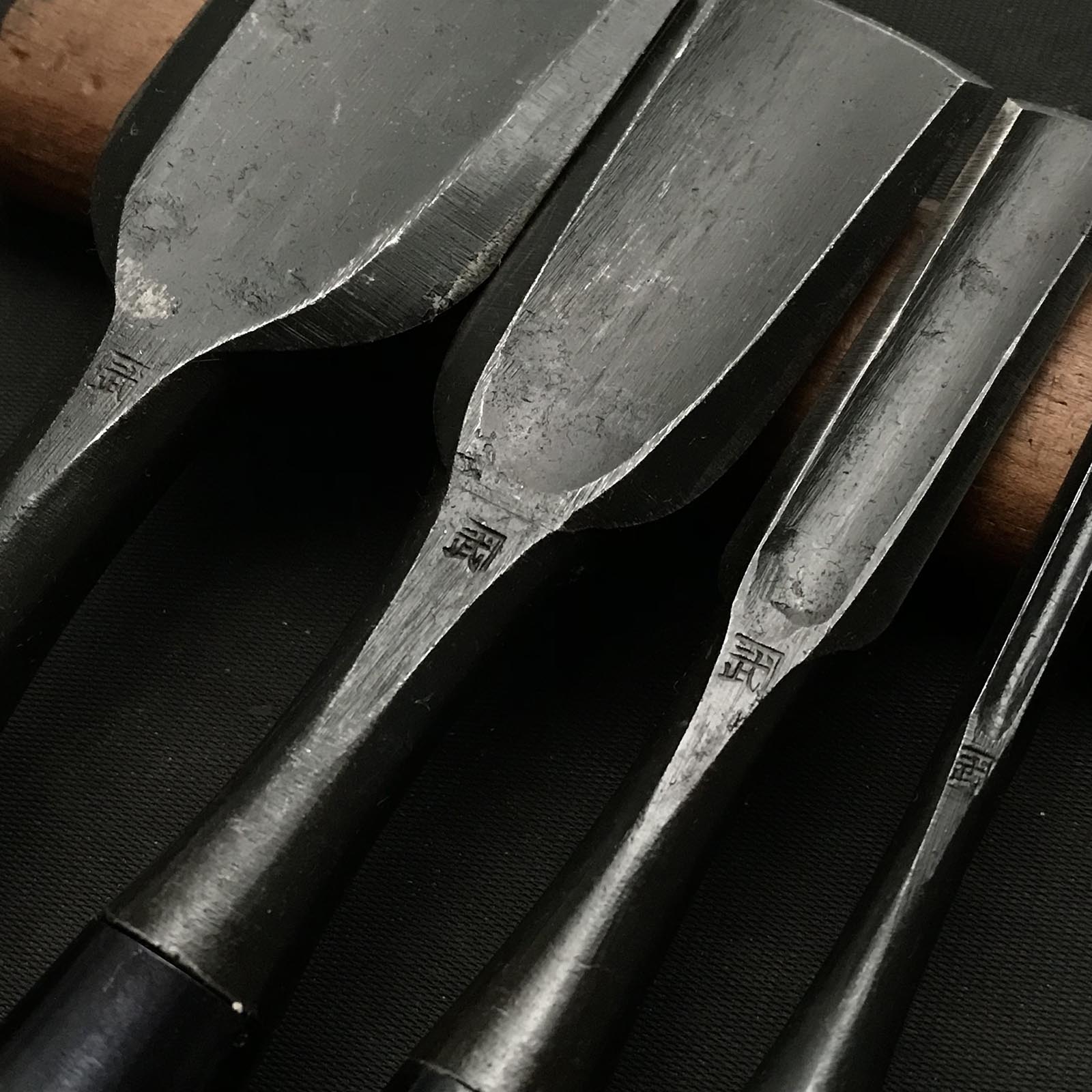 Old stock Kanetake Early works Sotomaru chisels by Takahashi Norikazu 掘出し物 高橋典三作 早期作品 カネ武 外丸鑿 白紙鋼