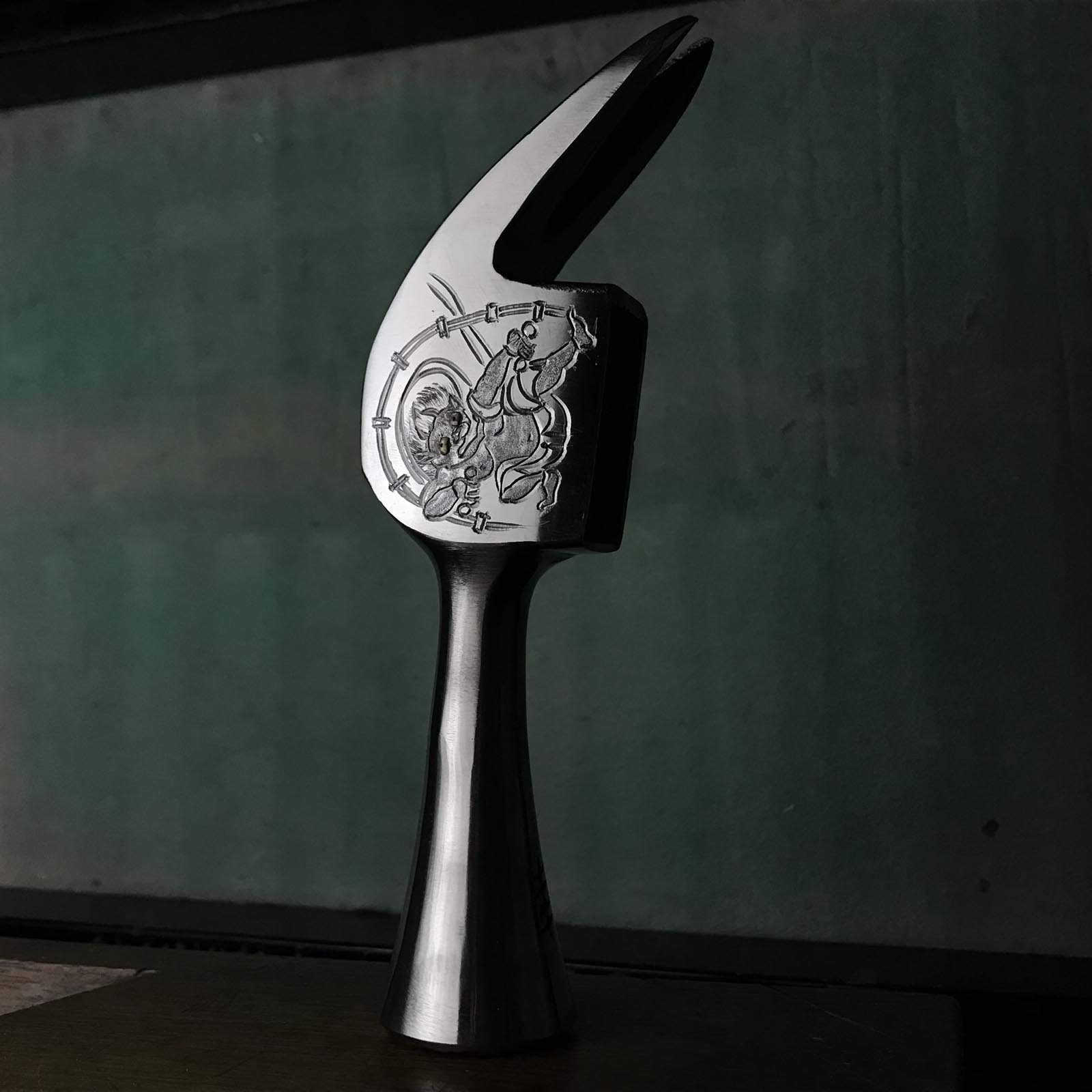 Old stock Dogyu Kariwaku Stainless steel Hammers with Thor carving 掘出し物 土牛 雷神彫入 ステンレス仮枠ハンマー 滑り止め付