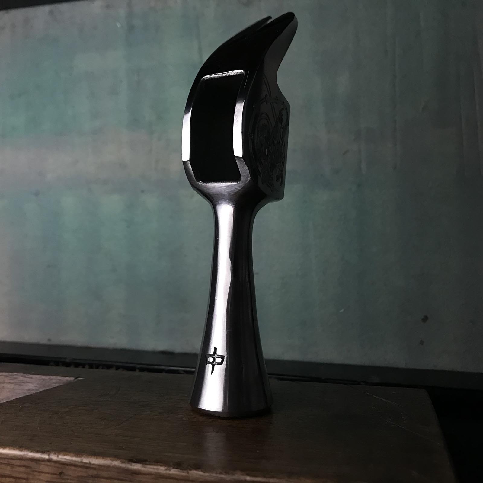 Old stock Dogyu Kariwaku Stainless steel Hammers with Thor carving 掘出し物 土牛 雷神彫入 ステンレス仮枠ハンマー 滑り止め付