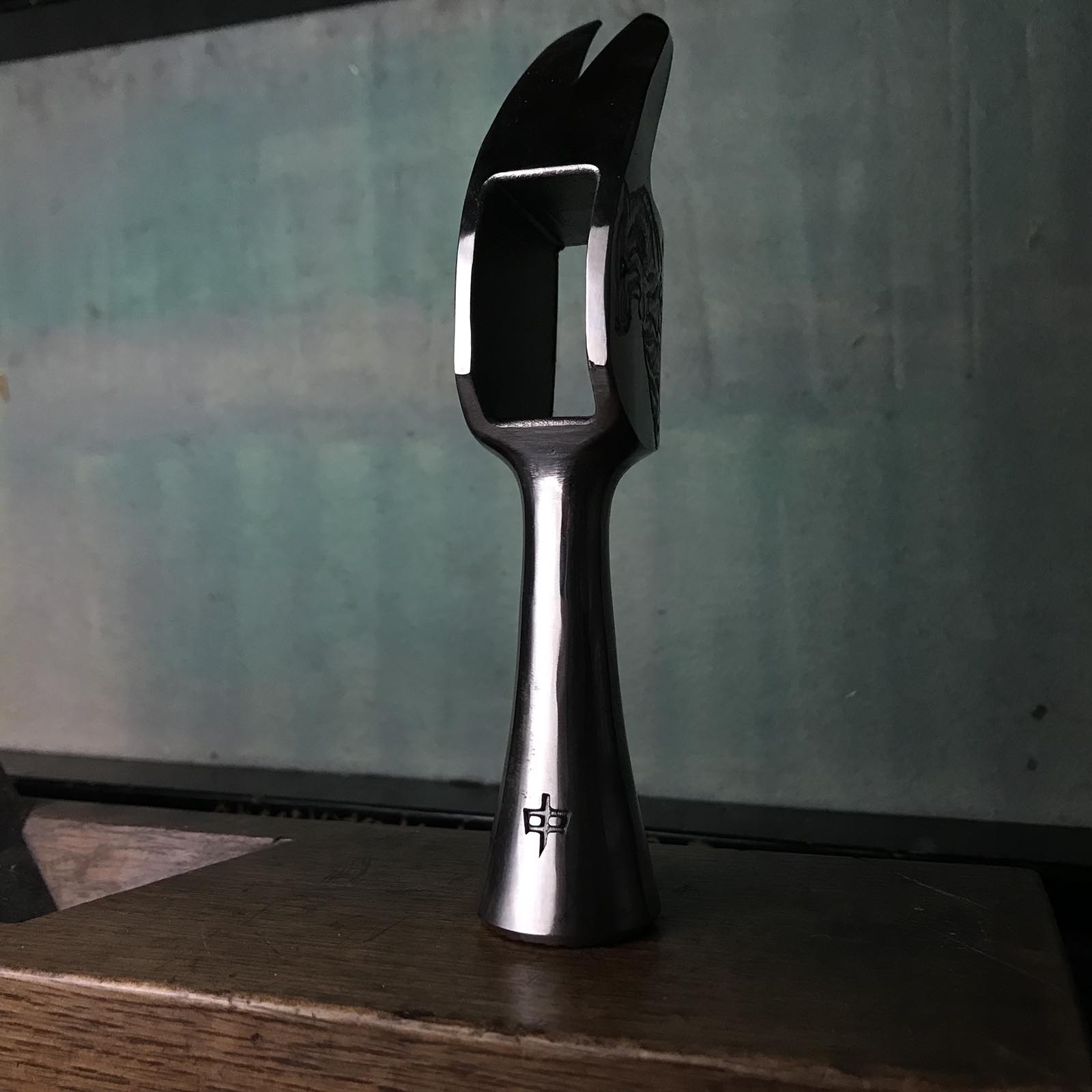 Old stock Dogyu #1 Kariwaku Stainless steel Hammers with tiger carving 掘出し物 土牛 虎彫入 ステンレス仮枠ハンマー 滑り止め付