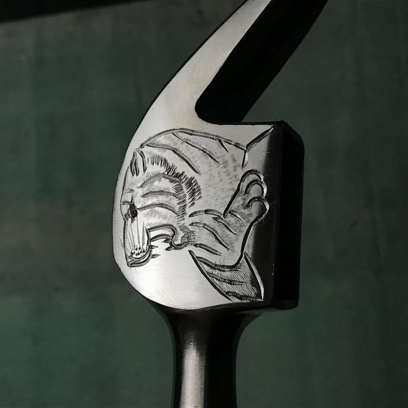 Old stock Dogyu #2 Kariwaku Stainless steel Hammers with tiger carving 掘出し物 土牛 虎彫入 ステンレス仮枠ハンマー 滑り止め付