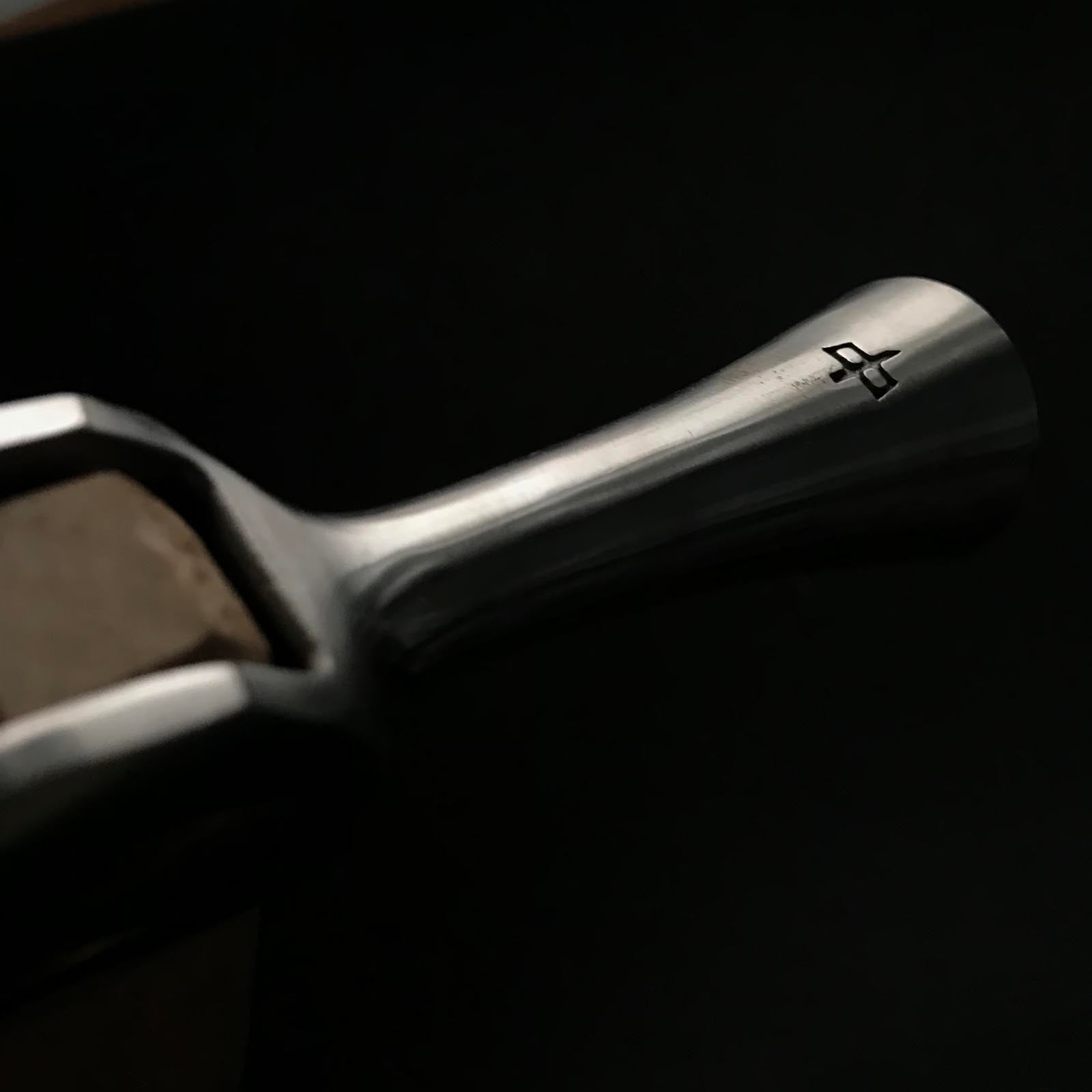 Old stock Dogyu Kariwaku Stainless steel Hammers with dragon carving 掘出し物 土牛 龍彫入 ステンレス仮枠ハンマー 滑り止め付