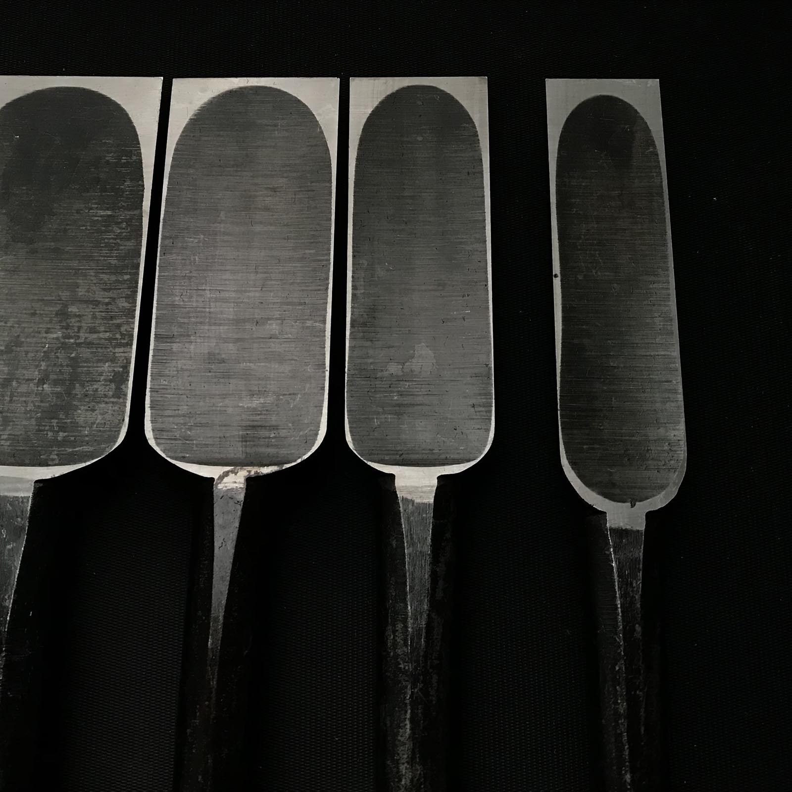 Iwazaki Slick Chisels with white steel by Iwazaki Eisuke 岩崎永祐作 岩崎 穴屋鑿 Anayanomi 48,42,36,30,24mm