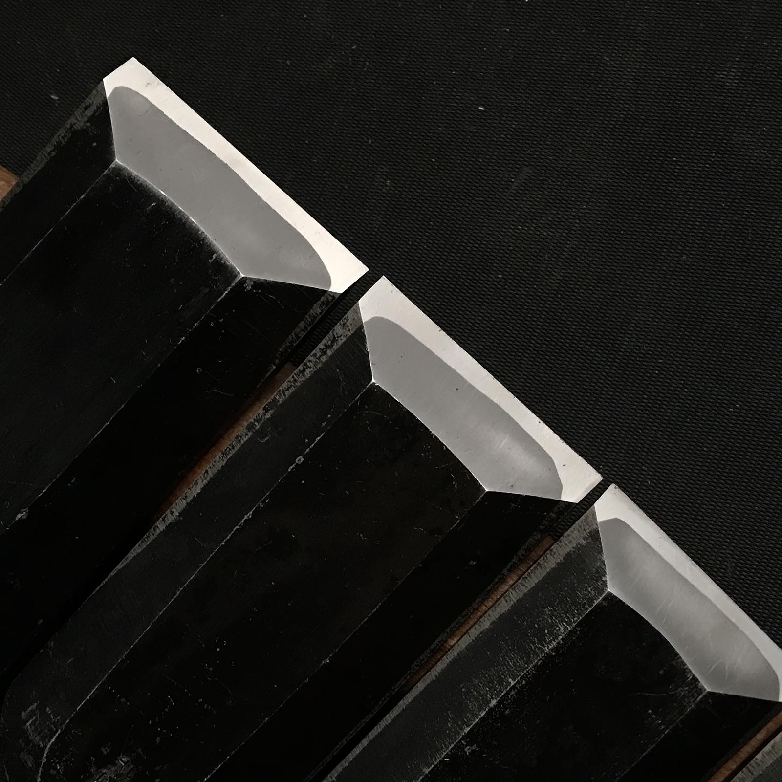 Iwazaki Slick Chisels with white steel by Iwazaki Eisuke 岩崎永祐作 岩崎 穴屋鑿 Anayanomi 48,42,36,30,24mm