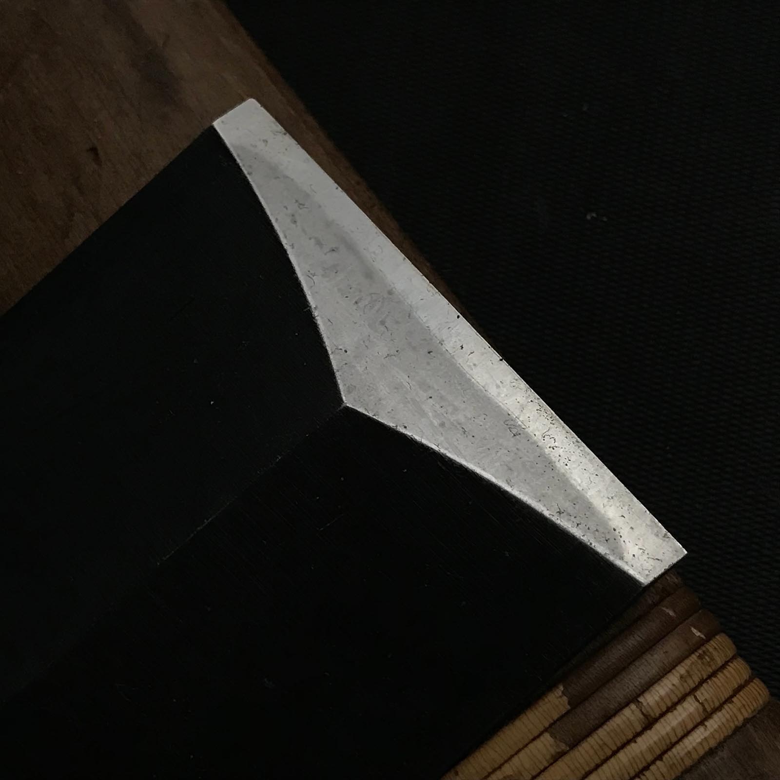 Old stock Kunitsuru Shinogi Paring chisels with white steel 掘出し物 國鶴 鎬薄鑿 Usunomi 48mm