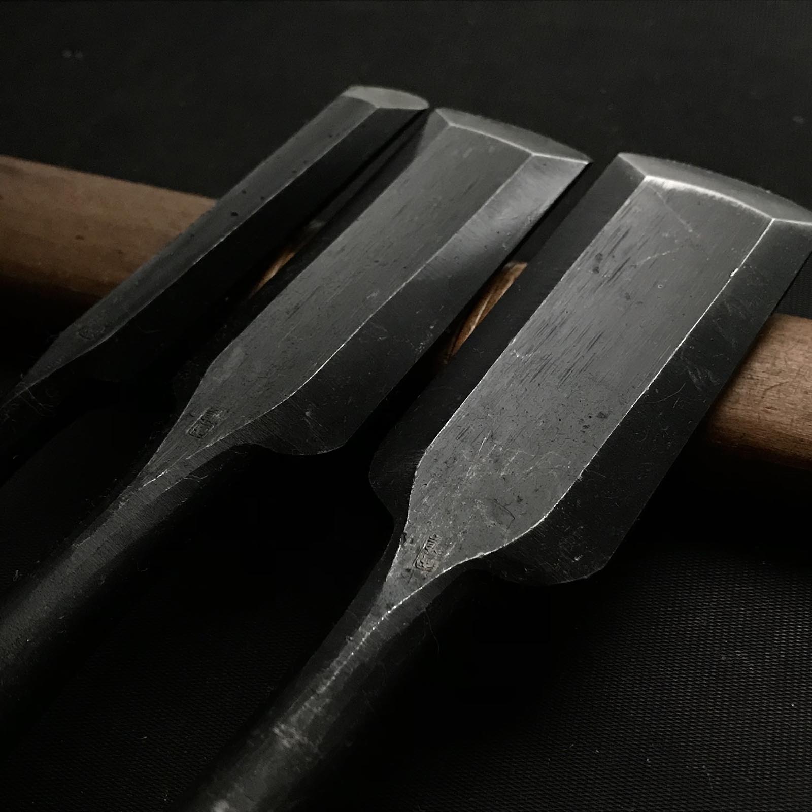 Old stock Kunitsuru Soto maru chisels with white steel 掘出し物 國鶴 外丸鑿