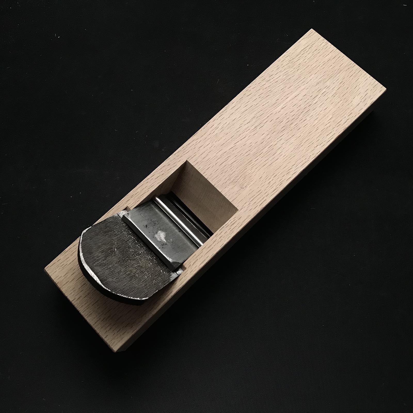 Used Ishito Teruhide Smoothing Plane (Kanna) with new Koyoshiya dai 中古 石堂輝秀 労働大臣章受賞記念鉋 仕上げ鉋 小吉屋台 65mm