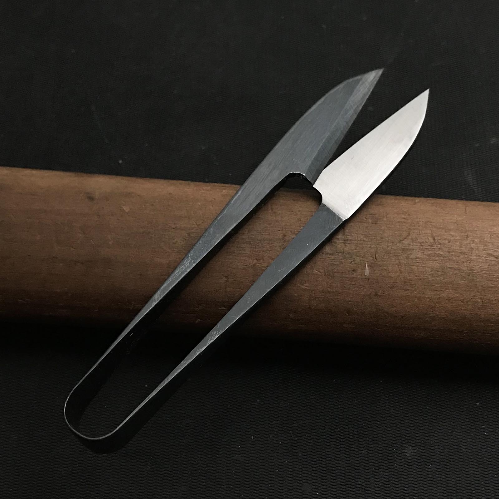 Old stock Minamoto mitsuhisa Nigiri basami Hand made Traditional Japanese scissors blacksmiths finish 掘出し物 源光久 握り鋏 手作り 黒仕上げ