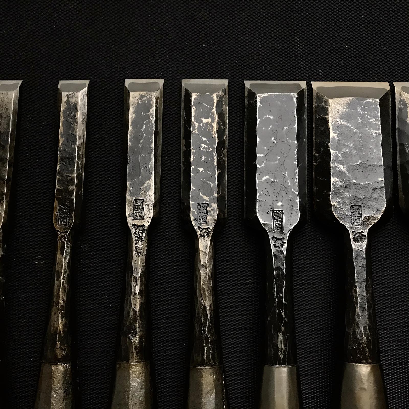 Kunikei 3rd Bench chisels set by Ikeda Yoshiro 池田慶郎氏 三代目国慶作 槌目 追入組鑿 Oirenomi