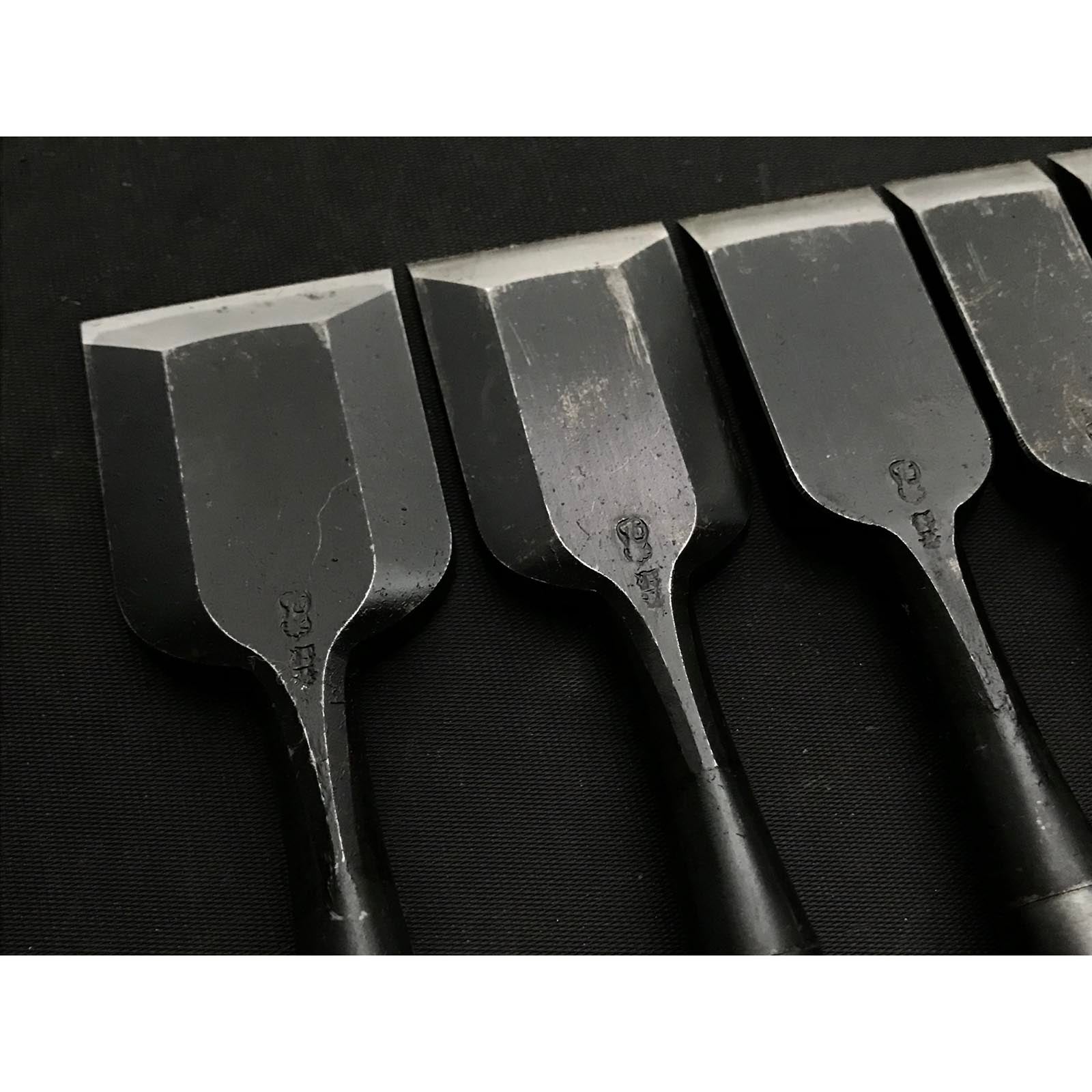 Old Stock Takahiro Kakuuchi Bench chisels set 掘出し物 孝弘 角打追入組鑿 鉄刀木柄