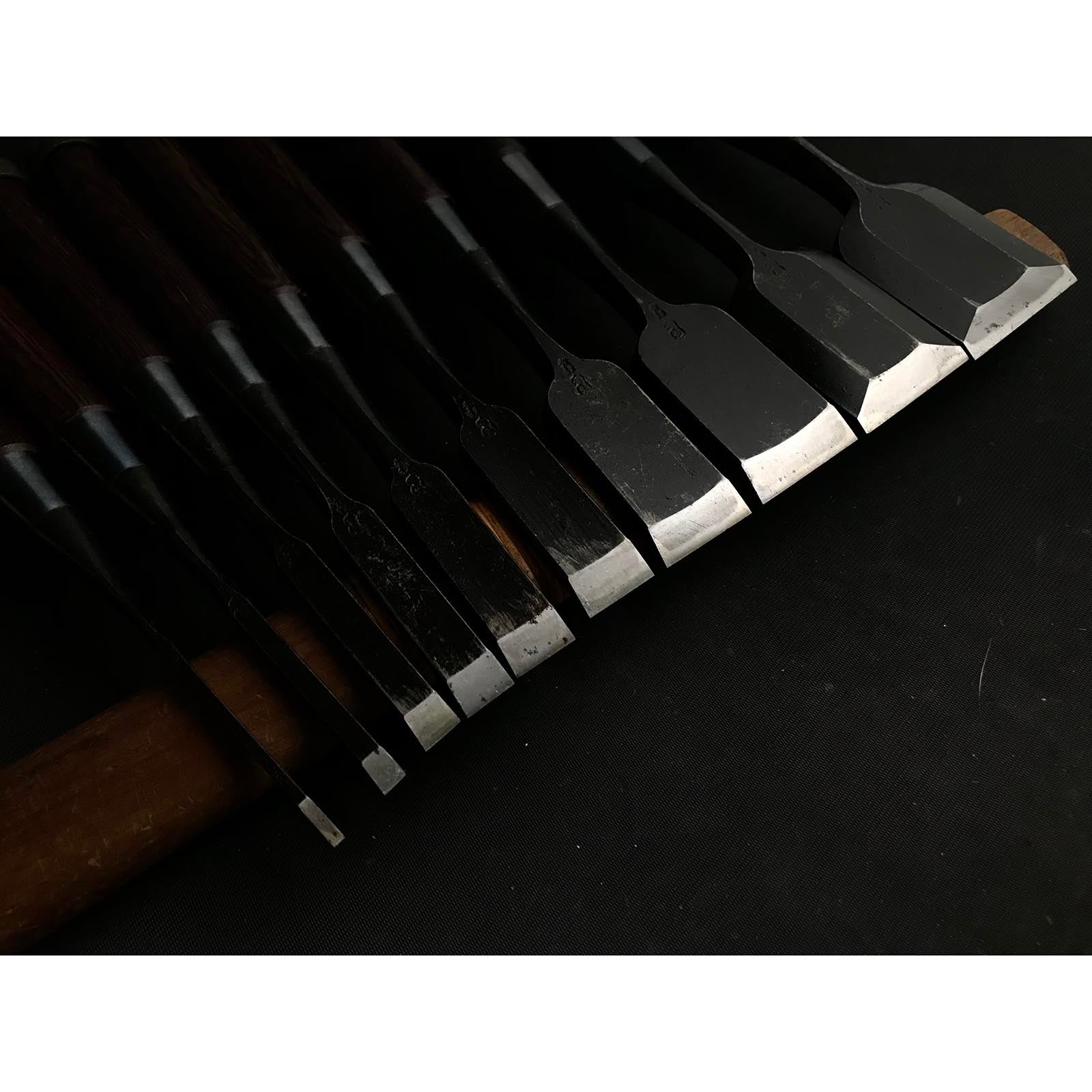 Old Stock Takahiro Kakuuchi Bench chisels set 掘出し物 孝弘 角打追入組鑿 鉄刀木柄
