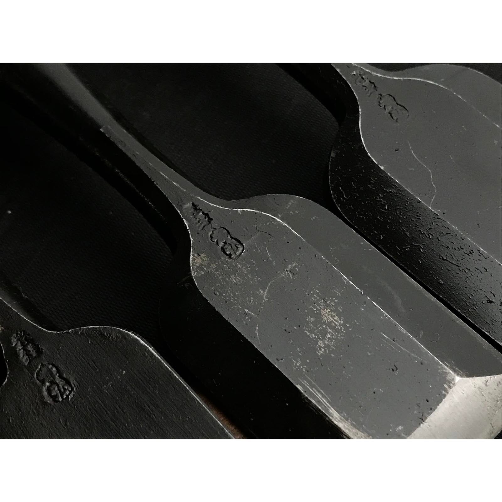 Old Stock Takahiro Kakuuchi Bench chisels set 掘出し物 孝弘 角打追入組鑿 鉄刀木柄