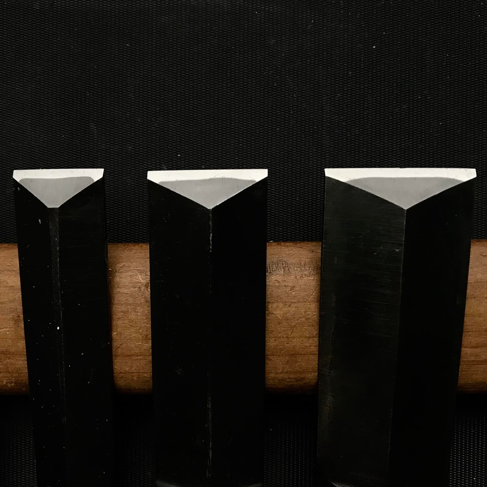 Ioroi Trowel chisel (Kote nomi) Dovetail type by Ioroi Hideo 五百蔵秀夫作 五百蔵 鏝鑿 鎬型  9,12,15,18,24,30mm