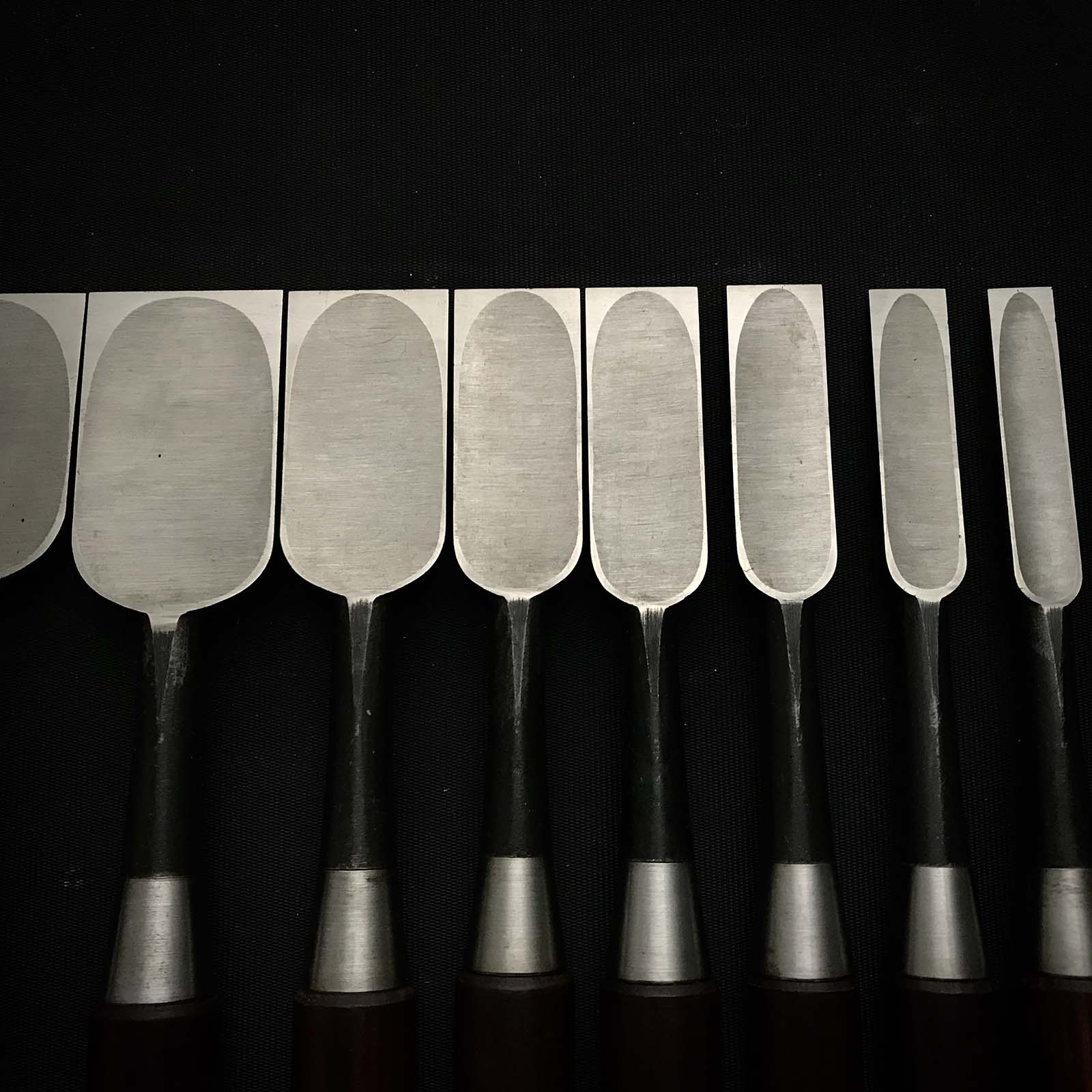 Hidari Hisasaku 2rd Bench chisels set by Ikegami Takanobu 池上喬庸作 二代目左久作 追入15本組鑿 Oirenomi