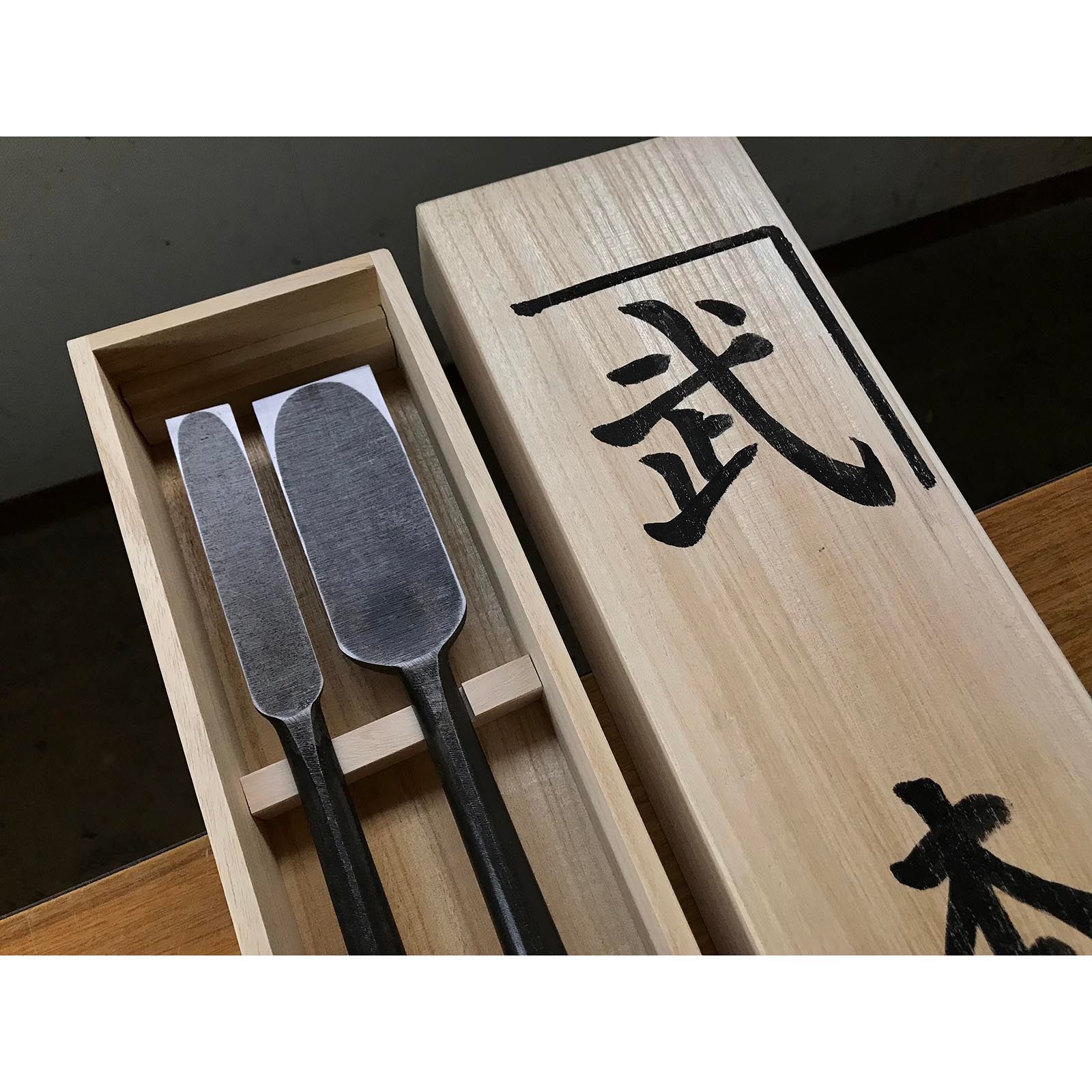 旧在庫 菊弘丸 鑿セット(大月のみ、本月のみ) 掘り出し物 菊弘丸 本突き組鑿 48,24mm