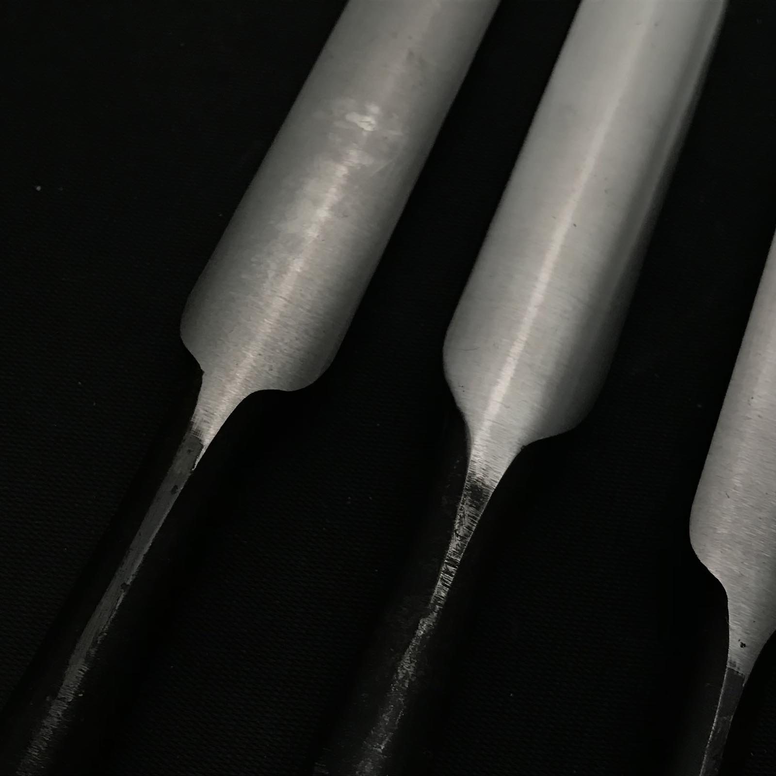 Old stock Sotomaru chisels with white steel 掘出し物 外丸鑿 白紙鋼 18mm