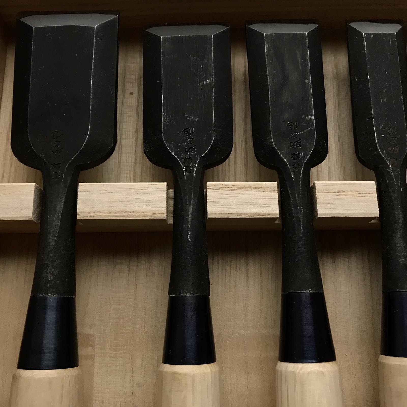 Sukemasa Bench chisels set with blacksmith finish 助正 黒仕上 追入組鑿 Oirenomi