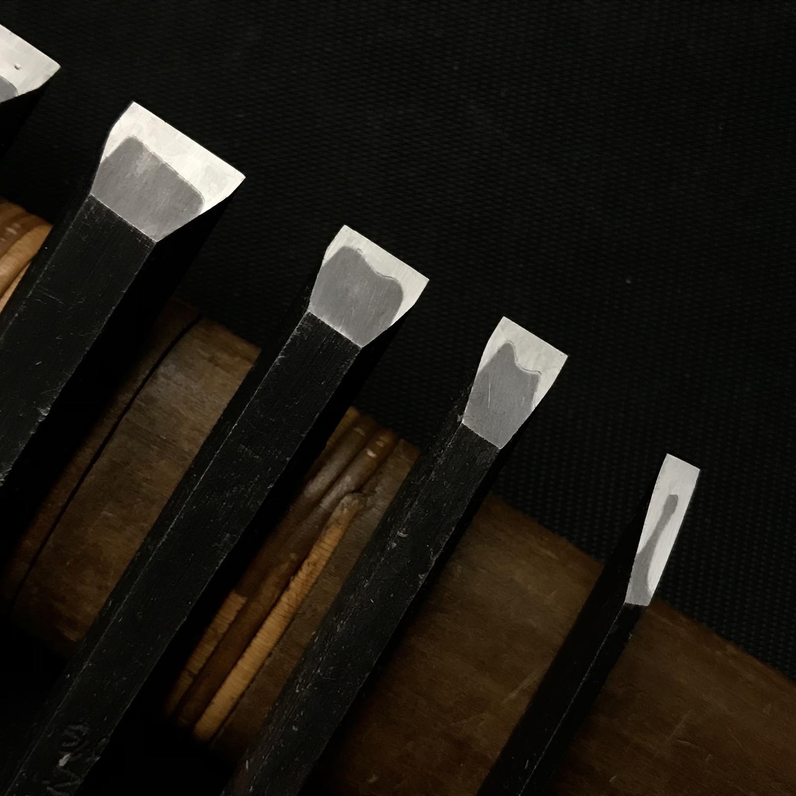 Sukemasa Bench chisels set with blacksmith finish 助正 黒仕上 追入組鑿 Oirenomi