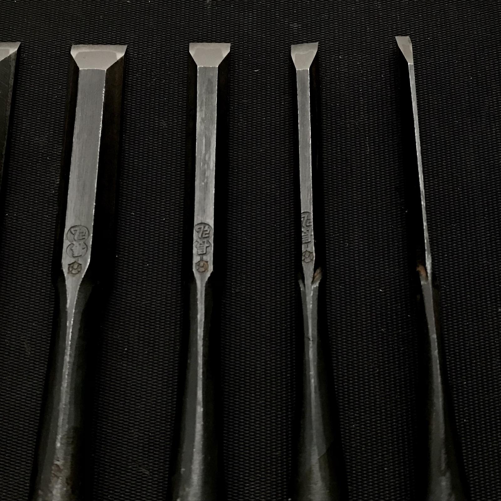 旧在庫長広(ながひろ)初期作 卓上ノミセット 掘り出し物 長弘 追入鑿 7本組 おいれのみ