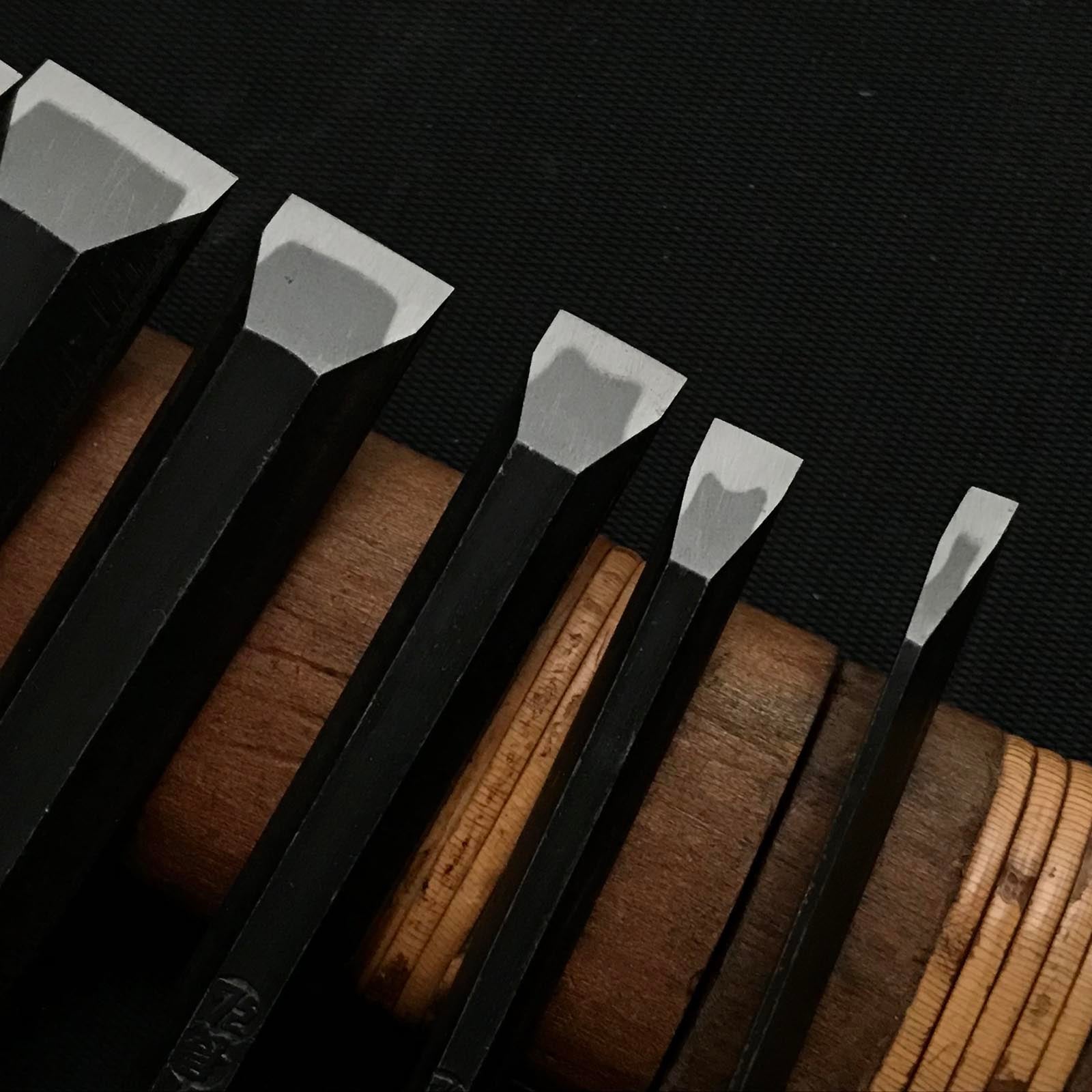 旧在庫長広(ながひろ)初期作 卓上ノミセット 掘り出し物 長弘 追入鑿 7本組 おいれのみ