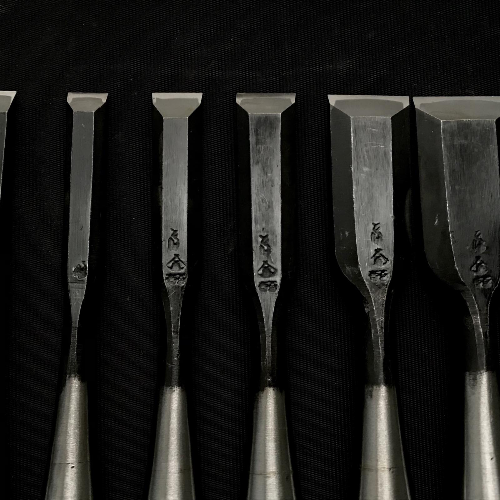 旧蔵利久 卓上ノミセット 掘り出し物 利久 追入10本組鑿 おいれのみ