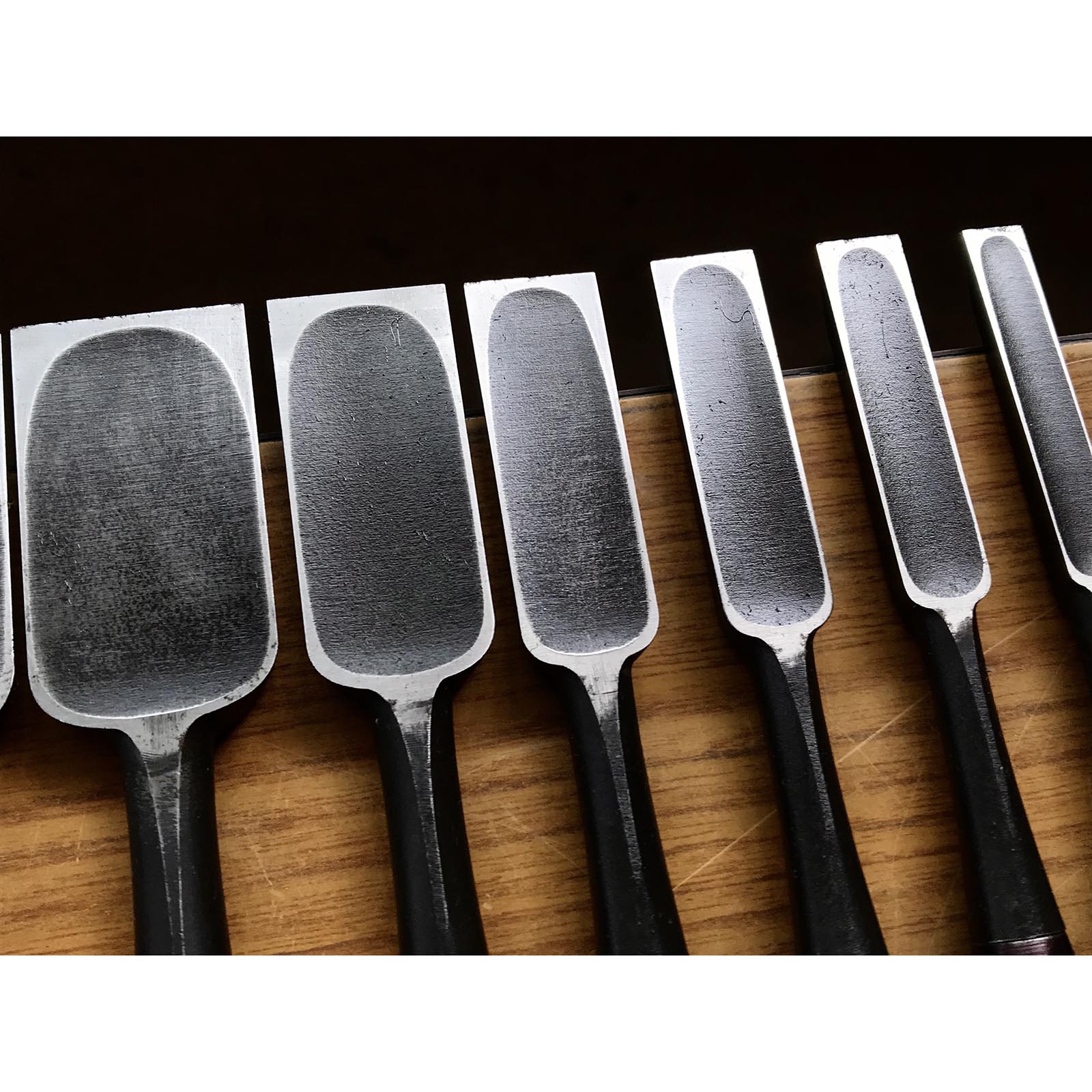 Old stock Hidari Ichihiro Second Generation Kakuuchi Bench chisels set 掘出し物 月市弘 二代目左市弘山崎勇作 角打追入組鑿 Oirenomi